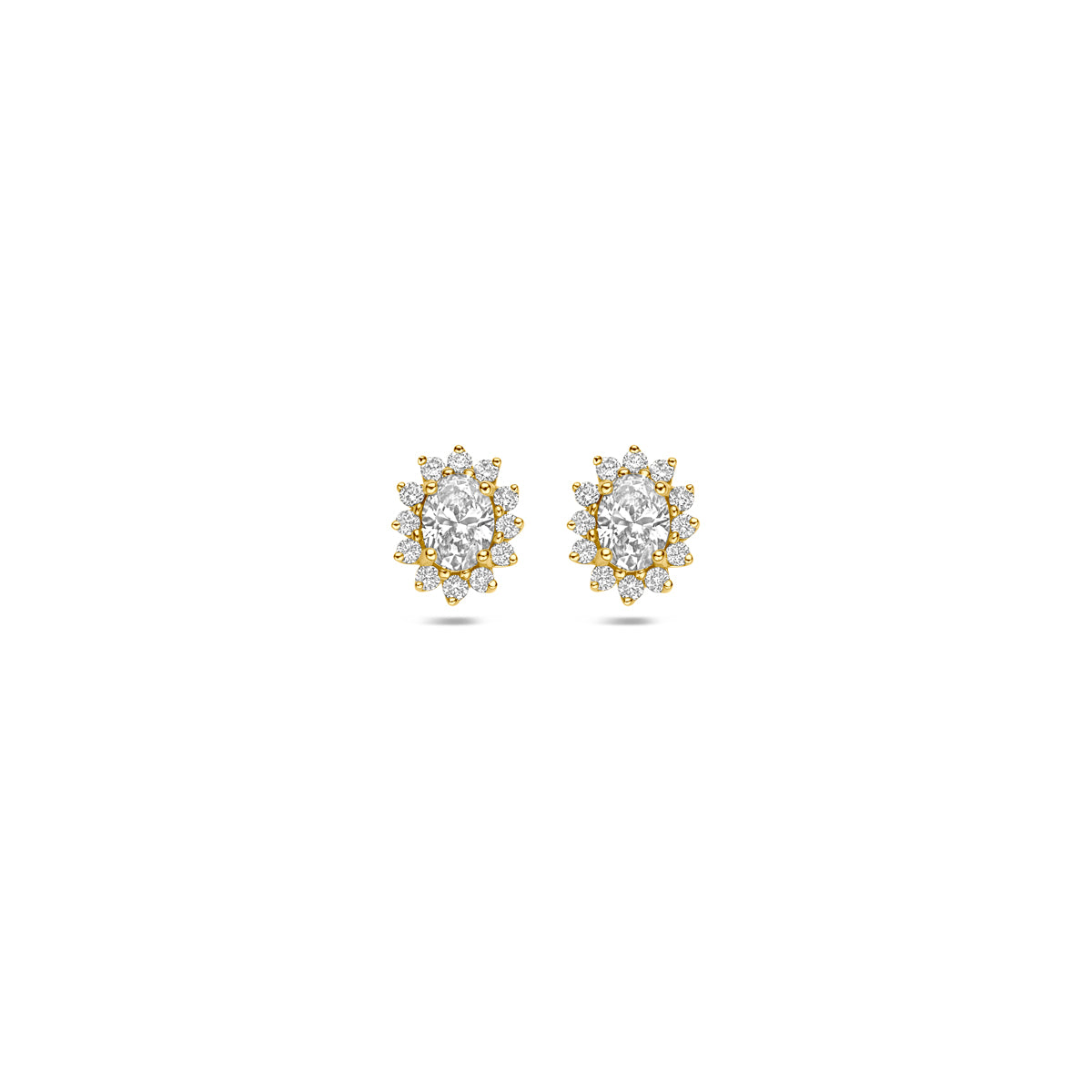 Vooraanzicht van de 14 karaat geelgouden lab grown diamant oorknopjes 0,43 ct, 6,5 mm hoog en 5,5 mm breed.