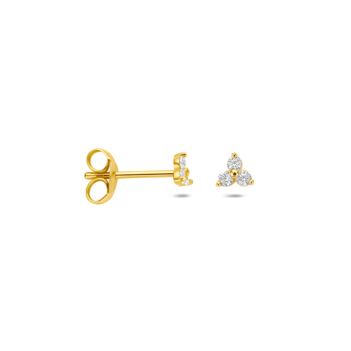 Gouden oorknopjes met zirkonia: voor- en zijaanzicht van de 14 karaat geelgouden oorknopjes met drie zirkonia.