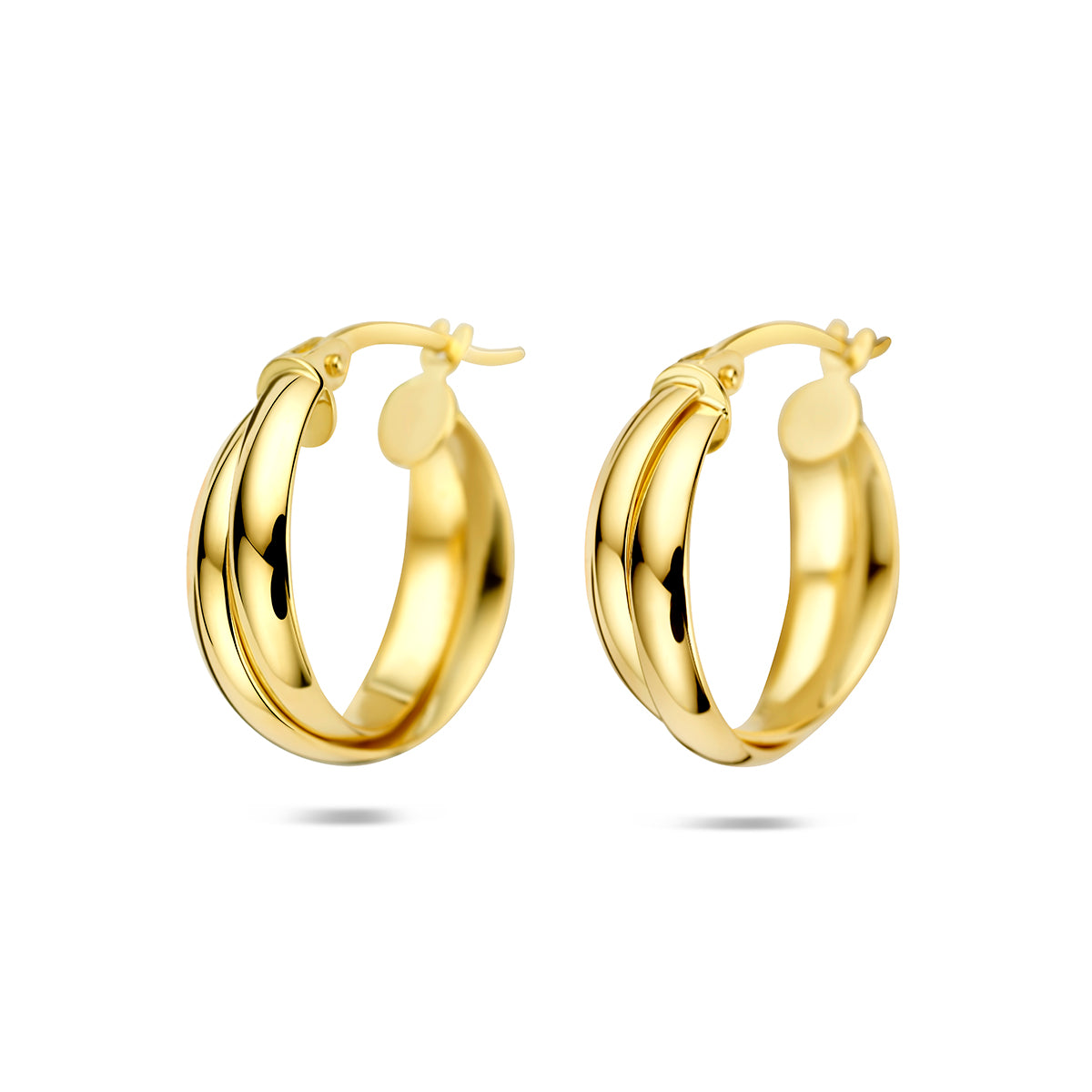 Vooraanzicht van de 14 karaat geelgouden oorringen, 18,5 mm hoog en 16,5 mm breed.