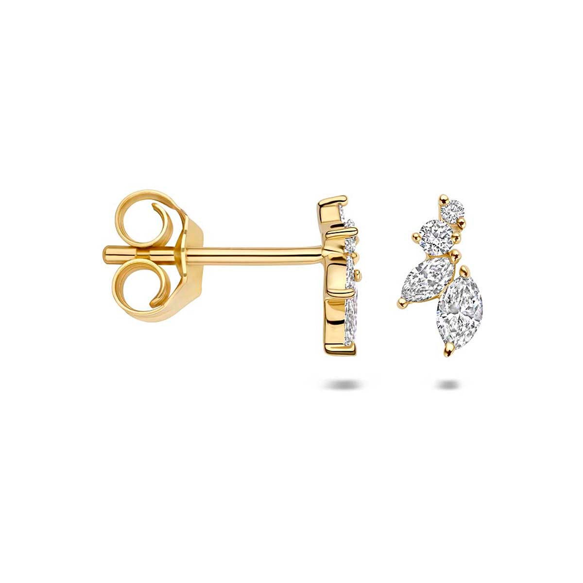 Voor- en zijaanzicht van de gouden blaadje oorknopjes met lab grown diamant van 14 karaat.