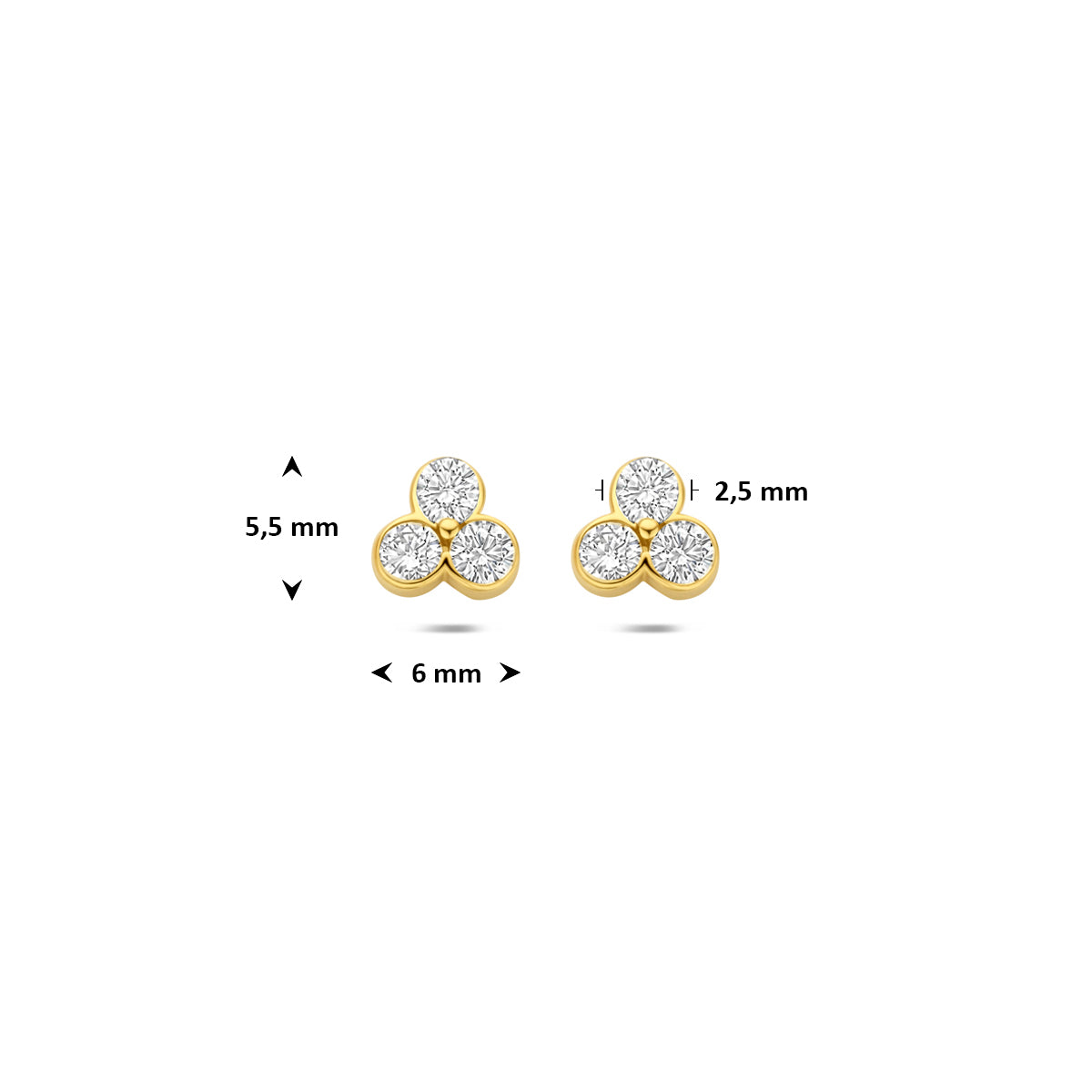 Afmetingen van de gouden bloem oorknopjes met lab grown diamant van 14 karaat: 5,5 mm hoog en 6 mm breed, 0,52 ct.