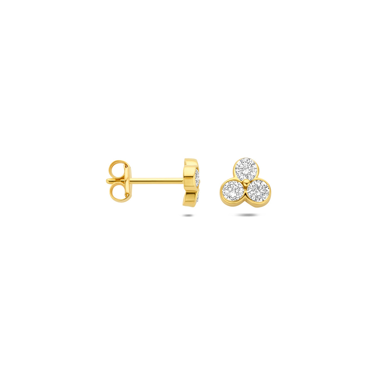 Voor- en zijaanzicht van de gouden bloem oorknopjes met lab grown diamant van 14 karaat.
