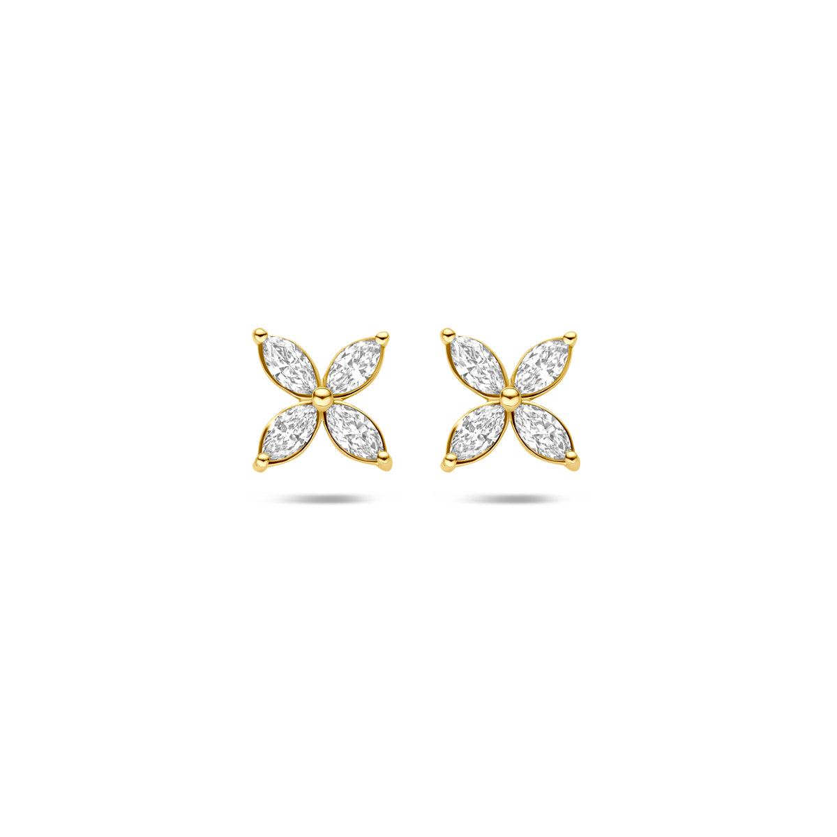 Vooraanzicht van de gouden bloem oorknopjes met lab grown diamant van 14 karaat.