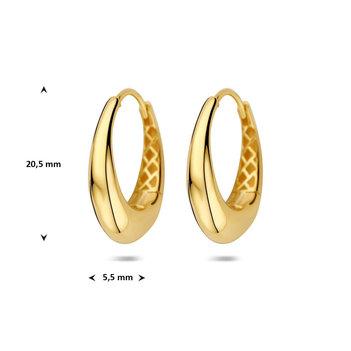 Afmetingen van de gouden bolle oorringen van 14 karaat: 20,5 mm hoog en 5,5 mm breed.