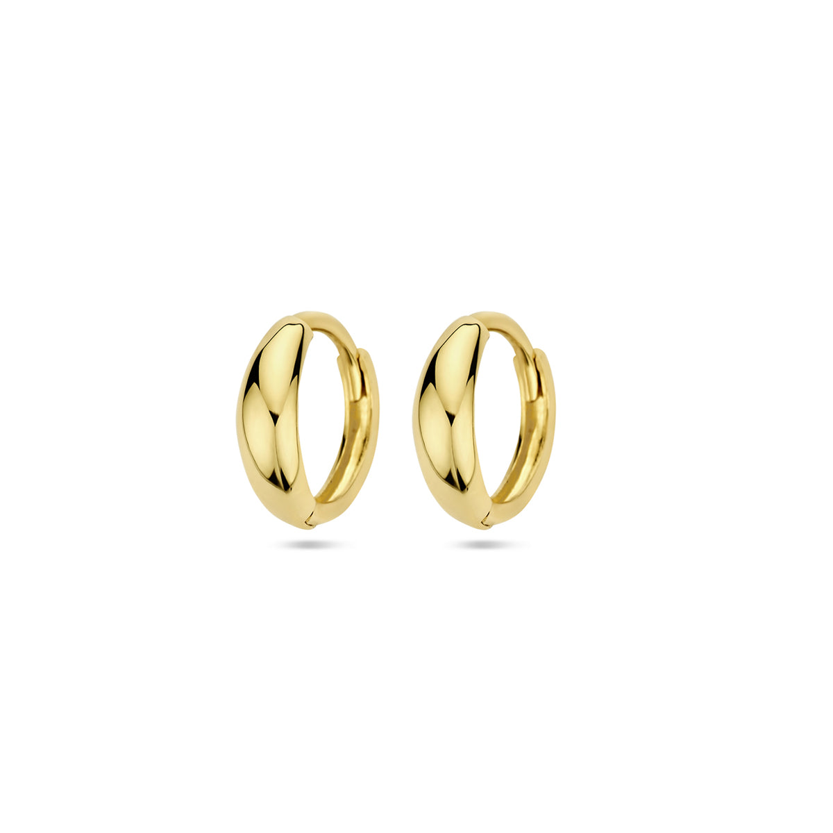 Vooraanzicht van de gouden klapoorringen van 14 karaat.