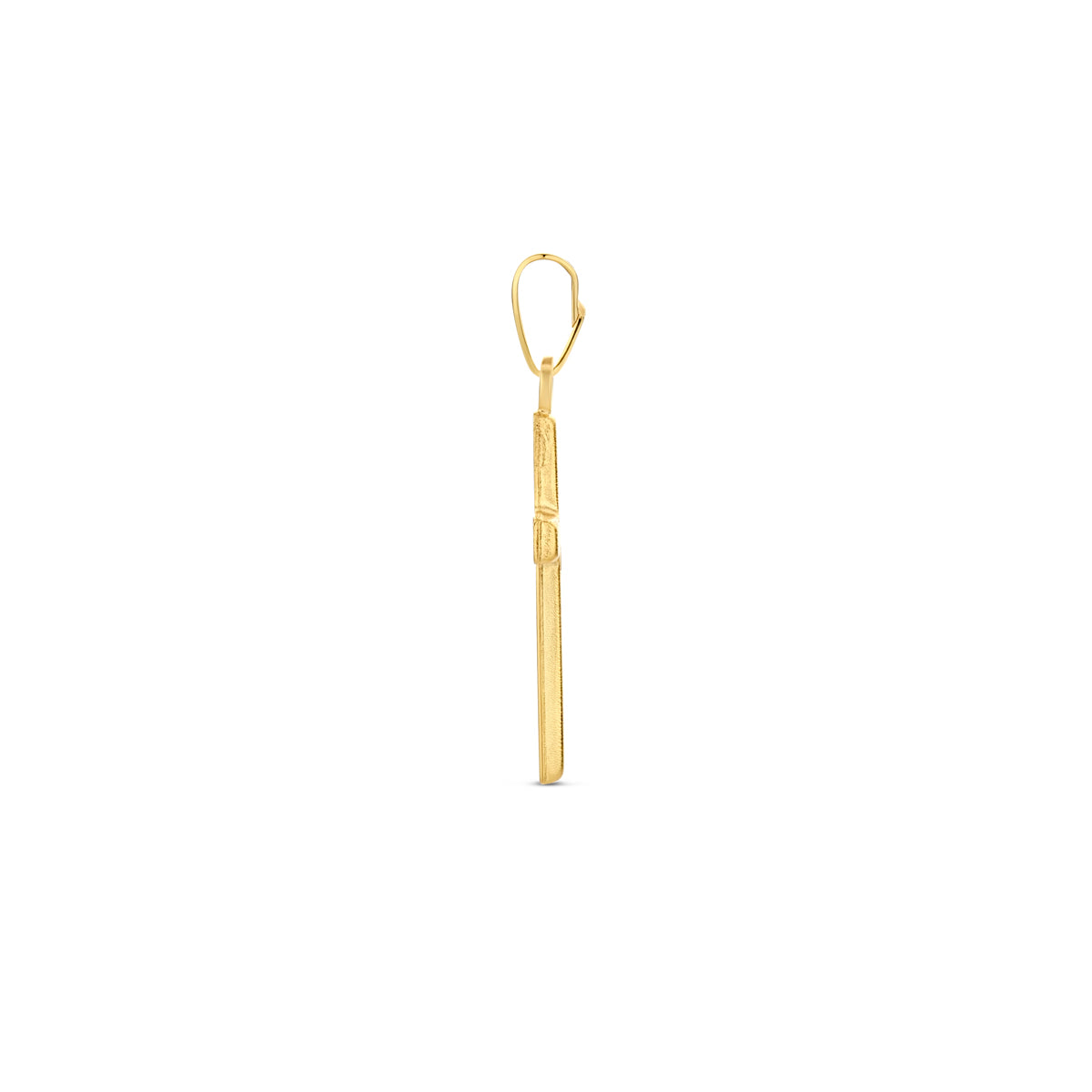 Zijaanzicht van de gouden kruis hanger van 14 karaat.