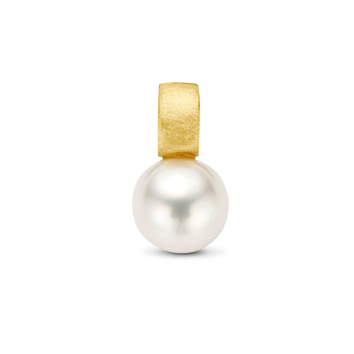 Vooraanzicht van de gouden hanger met parel van 14 karaat.