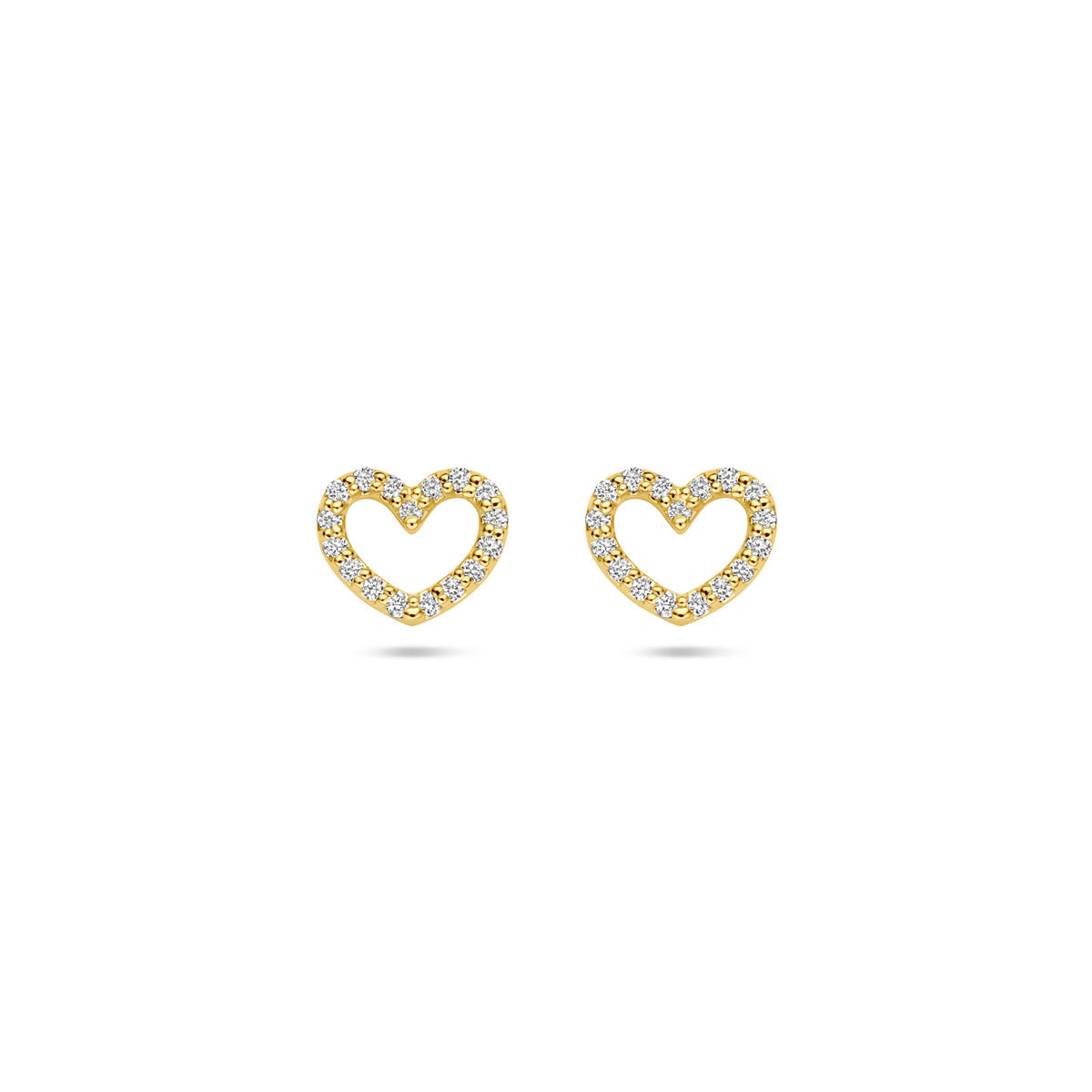 Vooraanzicht van de gouden hartje oorknopjes met lab grown diamant van 14 karaat.