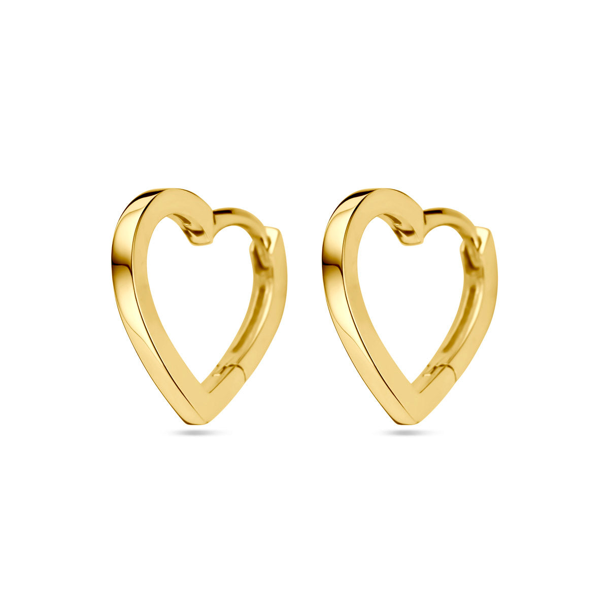 Vooraanzicht van de gouden hartjes klapoorringen van 14 karaat.
