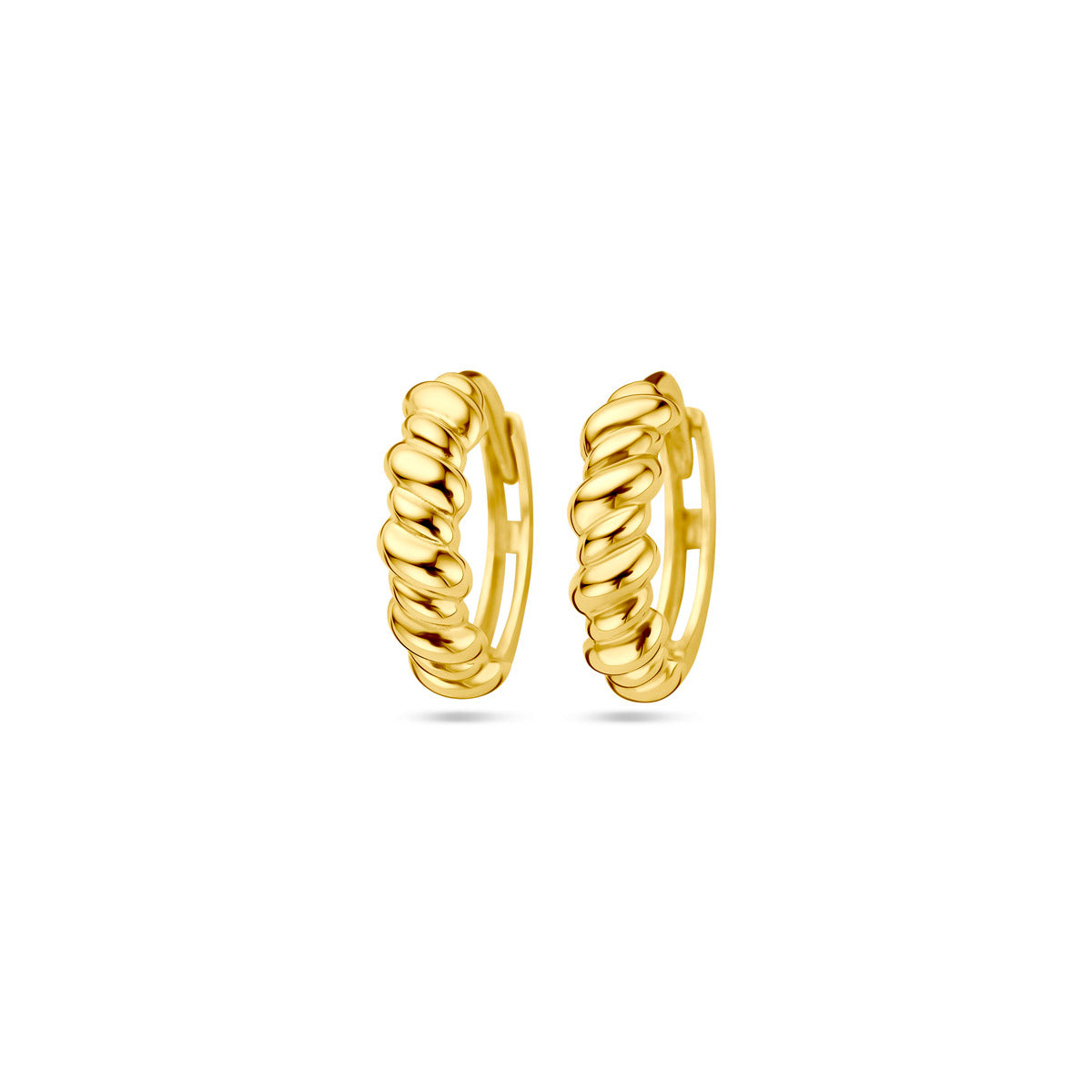 Vooraanzicht van de gouden klapoorringen van 14 karaat.