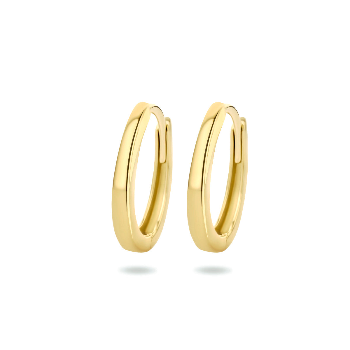 Vooraanzicht van de gouden klapoorringen van 14 karaat.