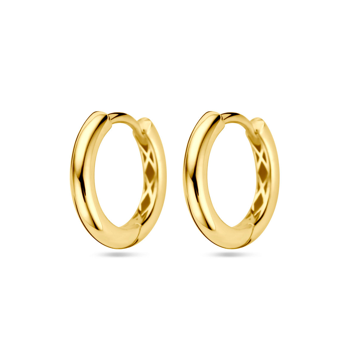 Vooraanzicht van de gouden klapoorringen van 14 karaat.