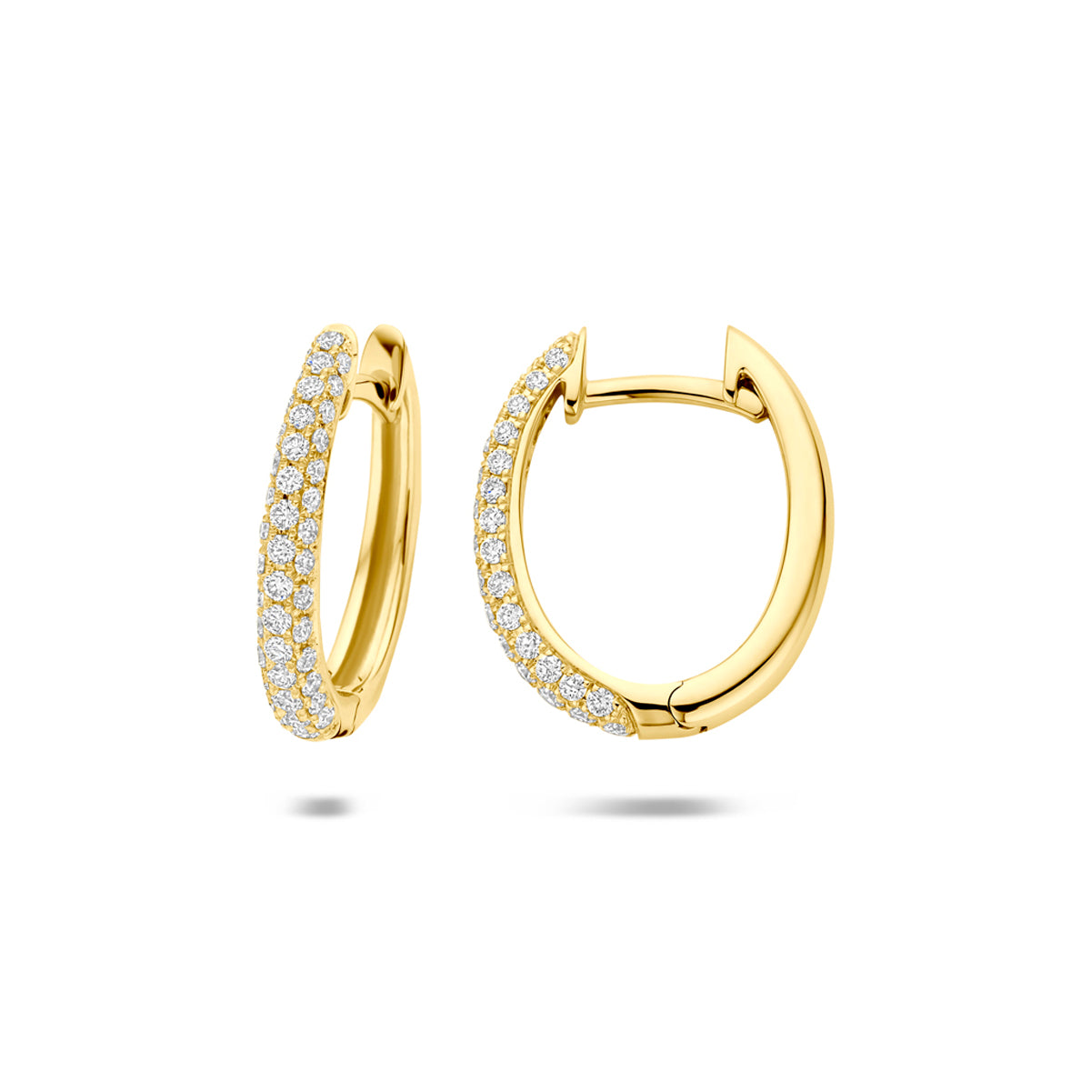 Voor- en zijaanzicht van de gouden klapoorringen met diamant van 14 karaat.