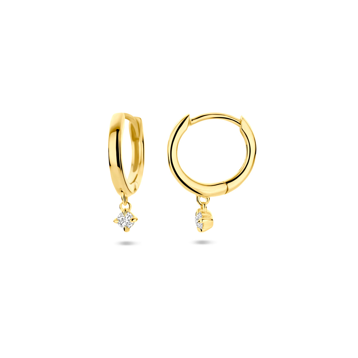 Voor- en zijaanzicht van de gouden klapoorringen met lab grown diamant van 14 karaat.