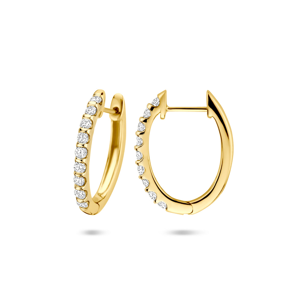 Voor- en zijaanzicht van de gouden klapoorringen met lab grown diamant van 14 karaat.