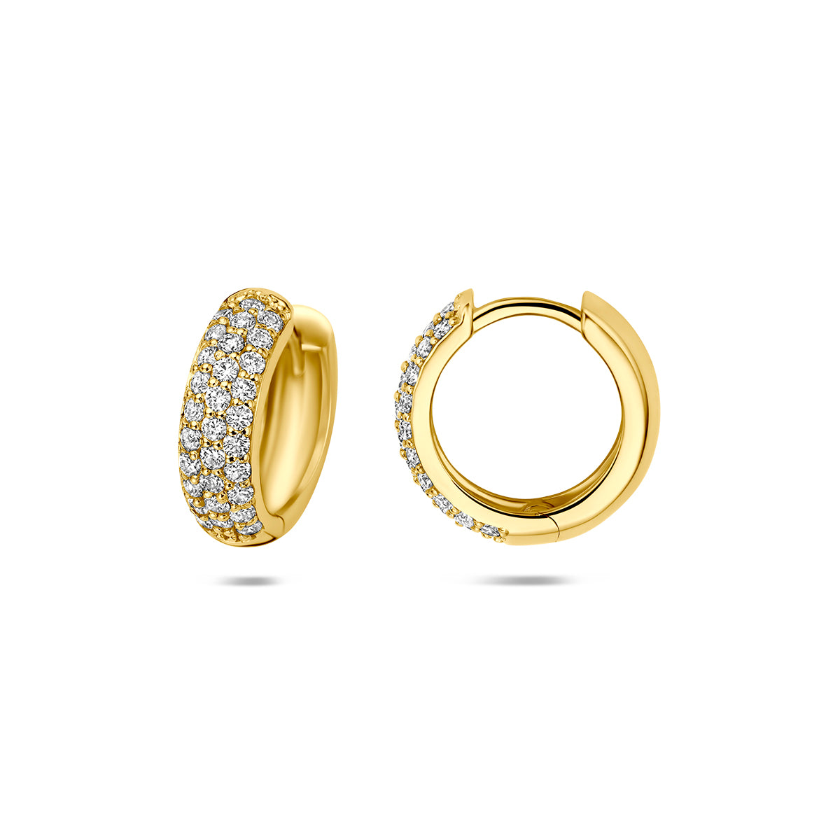 Voor- en zijaanzicht van de gouden klapoorringen met lab grown diamant van 14 karaat.