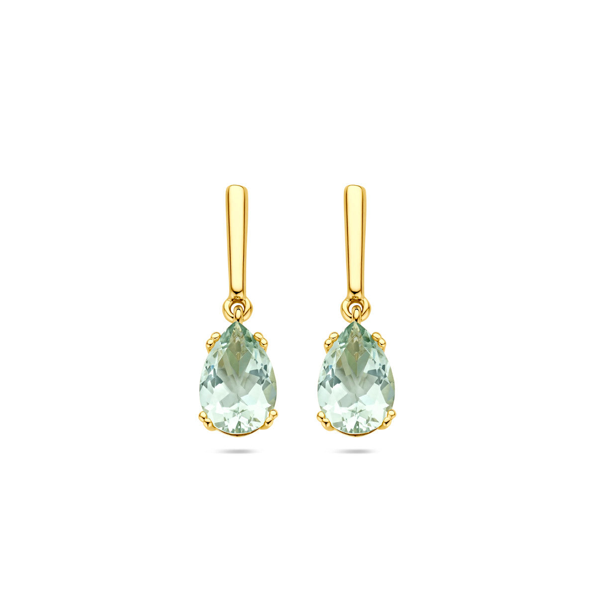 Vooraanzicht van de gouden oorhangers met groene amethist van 14 karaat.