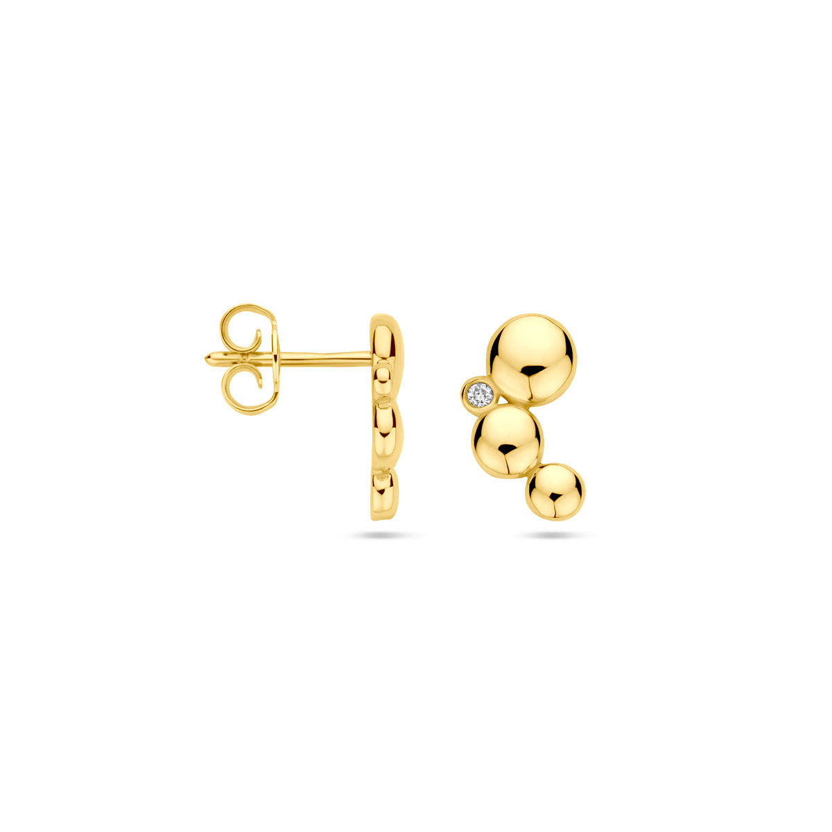 Voor- en zijaanzicht van de gouden oorknopjes met diamant van 14 karaat.