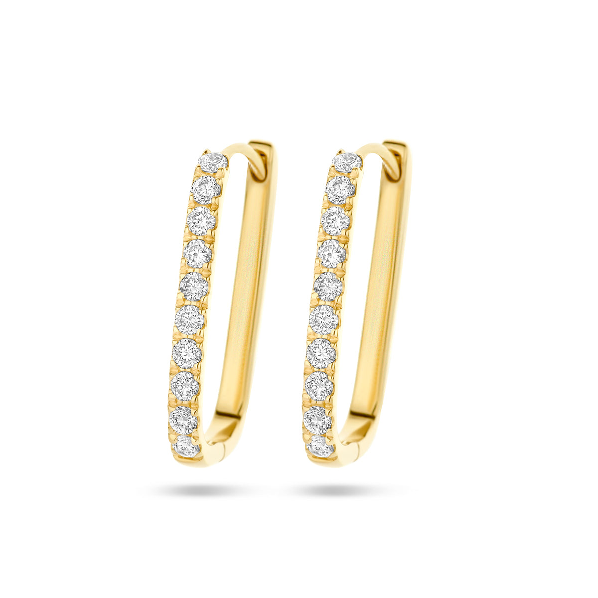 Vooraanzicht van de gouden paperclip klapoorringen met diamant van 14 karaat.