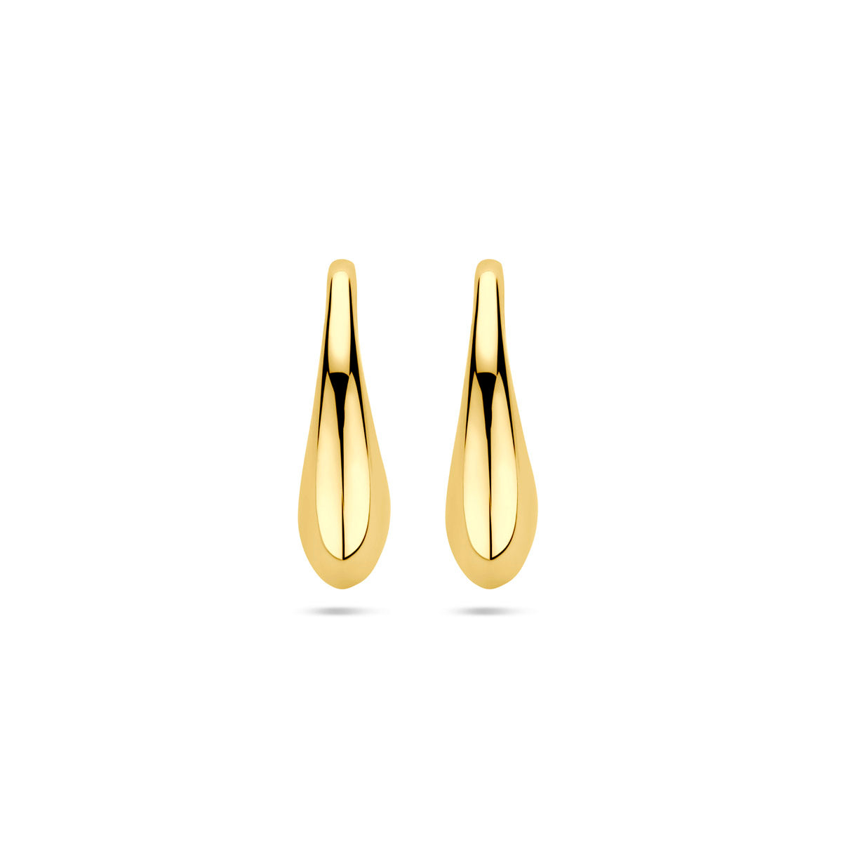Vooraanzicht van de gouden peervormige oorhangers van 14 karaat.