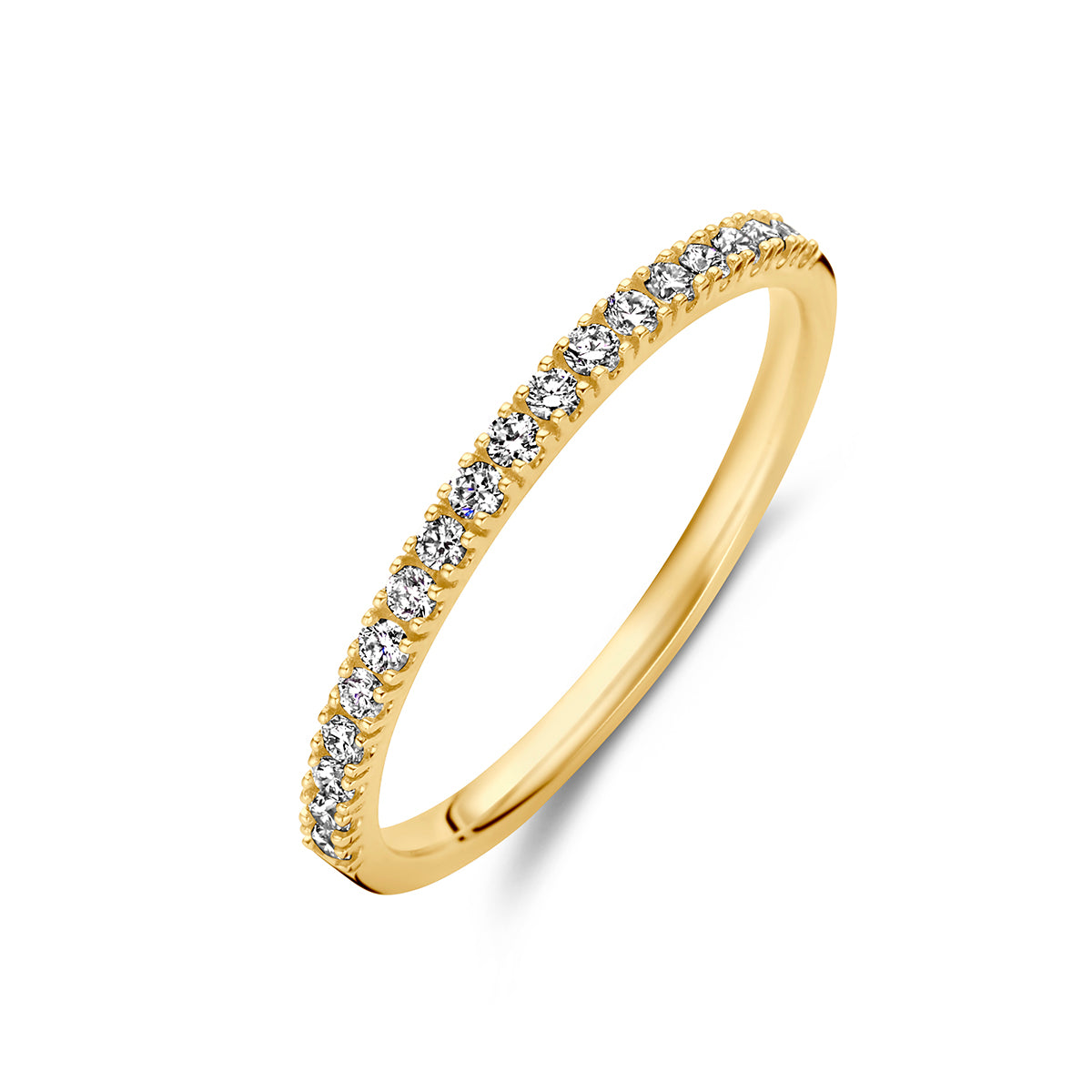 Schuin bovenaanzicht van de gouden ring met diamant van 14 karaat.