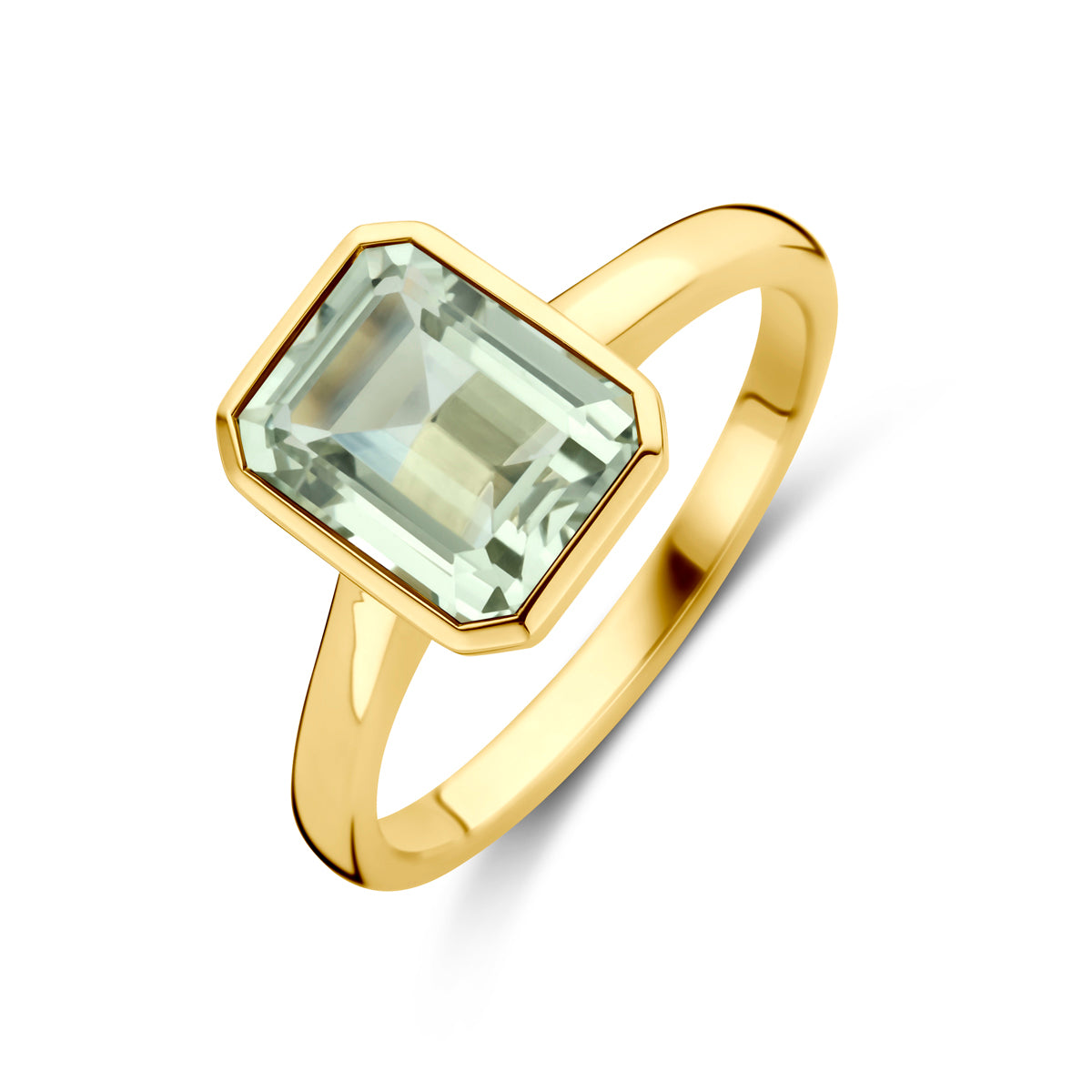 Schuin bovenaanzicht van de gouden ring met groene amethist van 14 karaat.