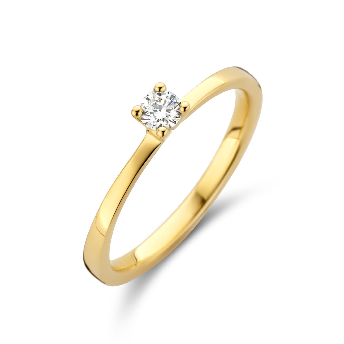 Schuin bovenaanzicht van de gouden solitair ring met diamant van 14 karaat.