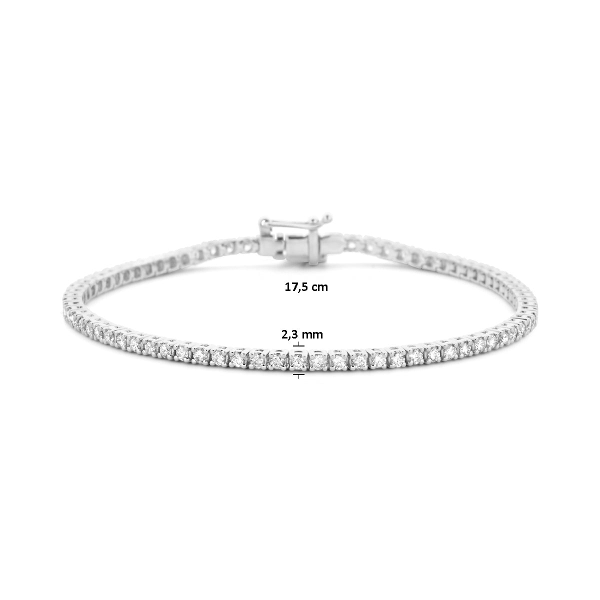 Afmetingen van de witgouden tennisarmband met lab grown diamant van 14 karaat: 17,5 cm lang en 2,3 mm breed, 2,00 ct.