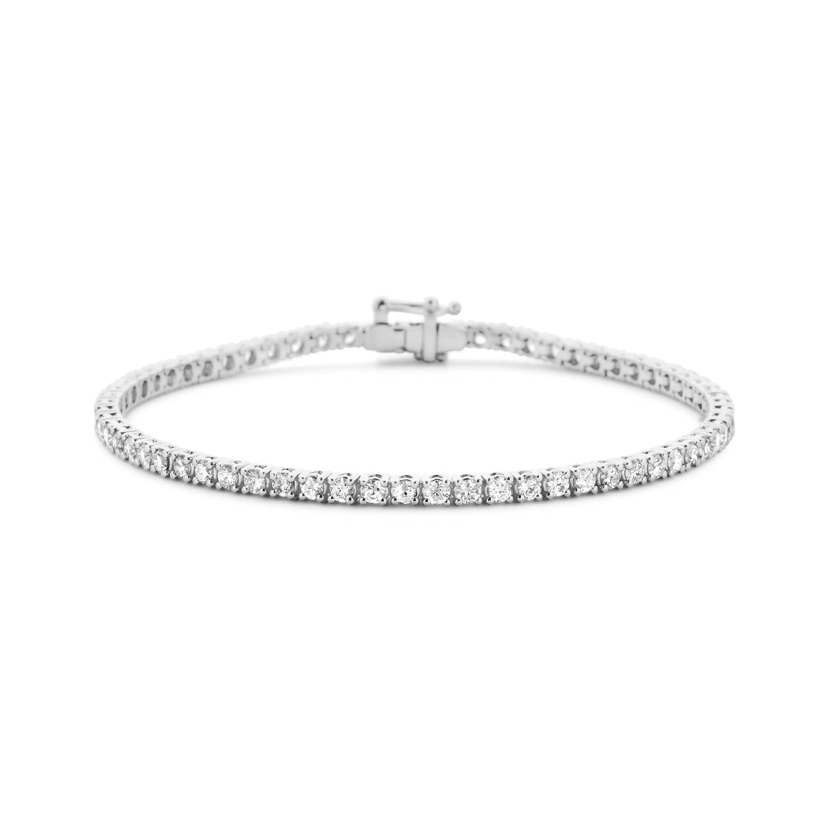 Vooraanzicht van de witgouden tennisarmband met lab grown diamant van 14 karaat.