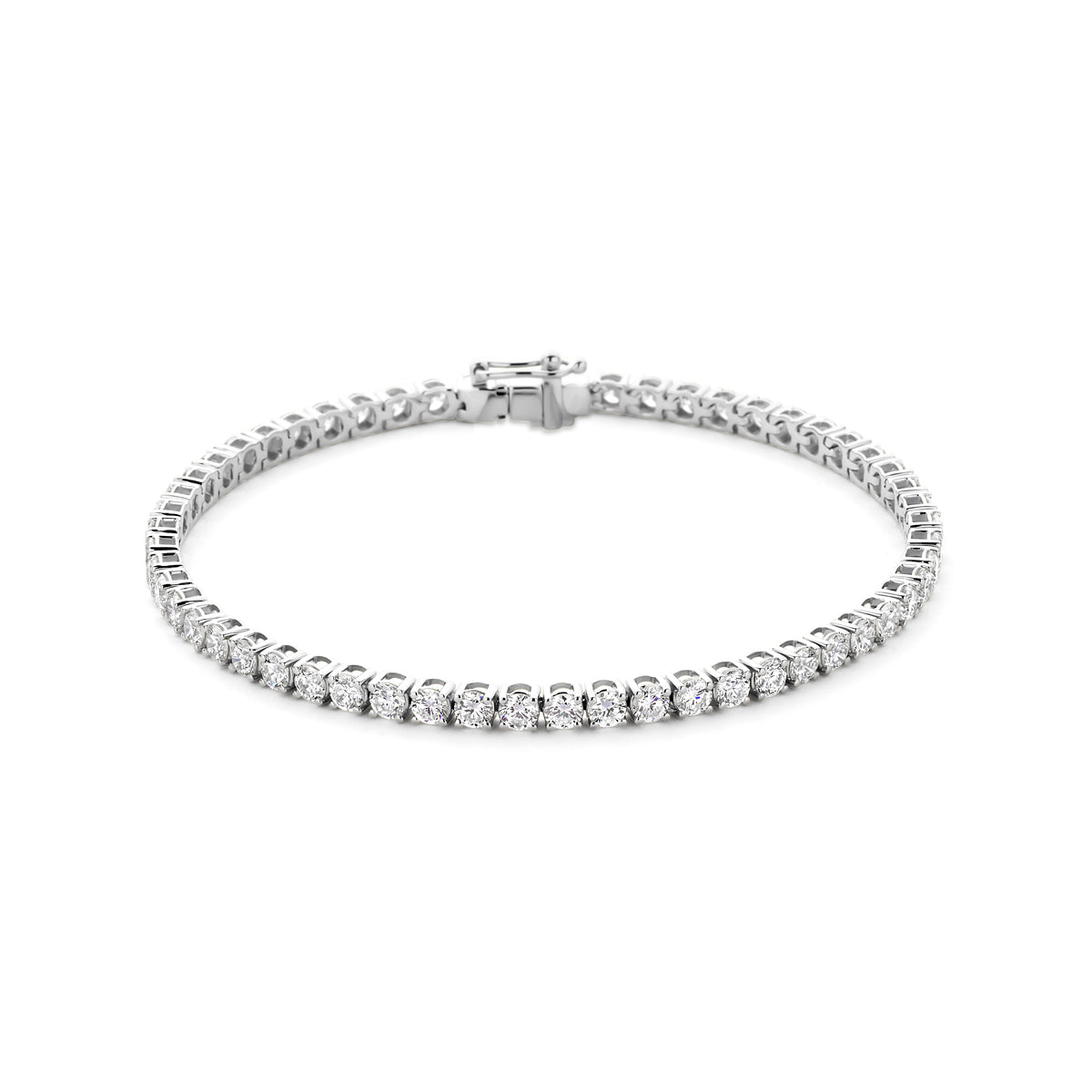 Vooraanzicht van de witgouden tennisarmband met lab grown diamant van 14 karaat.