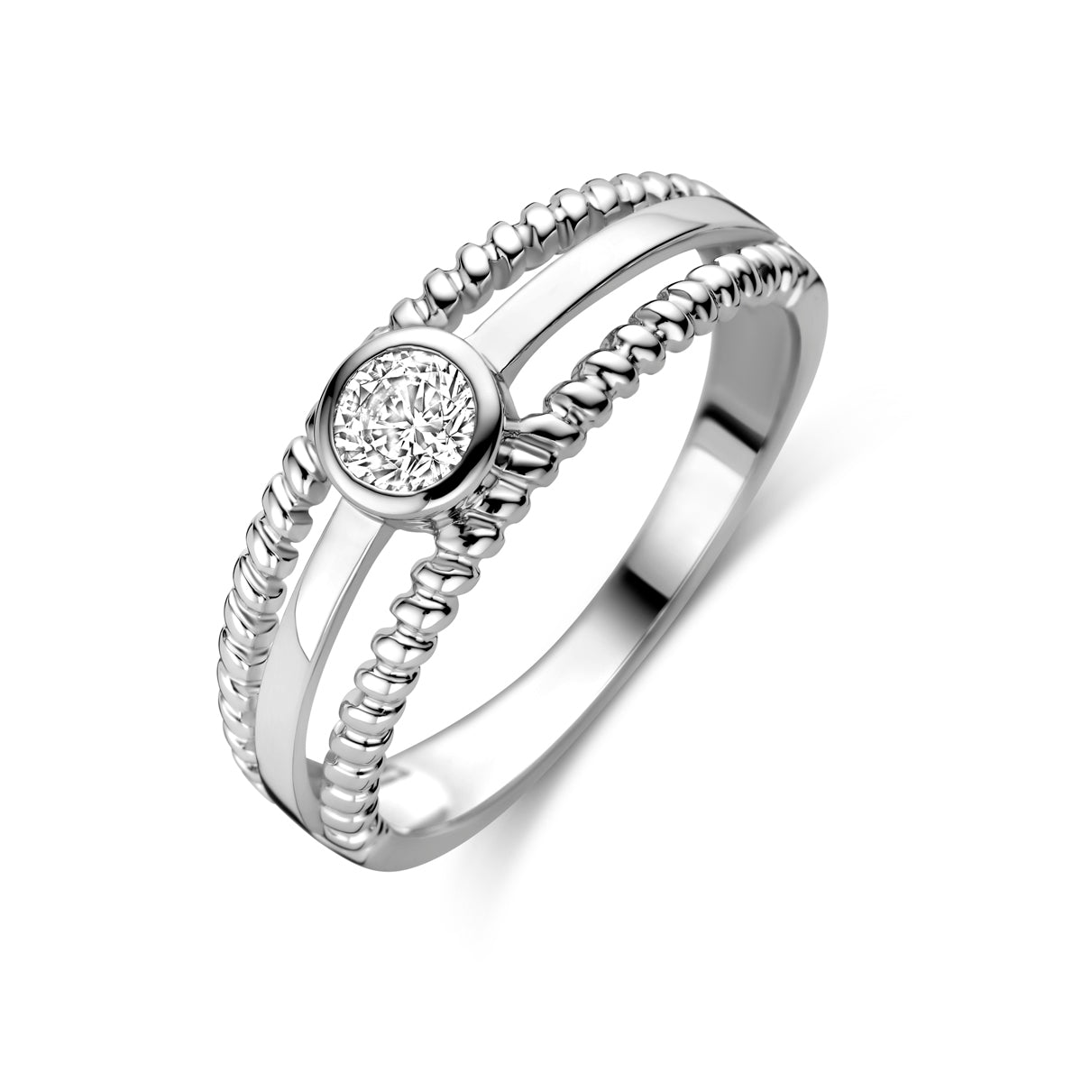 Zilveren ring met zirkonia, schuin bovenaanzicht