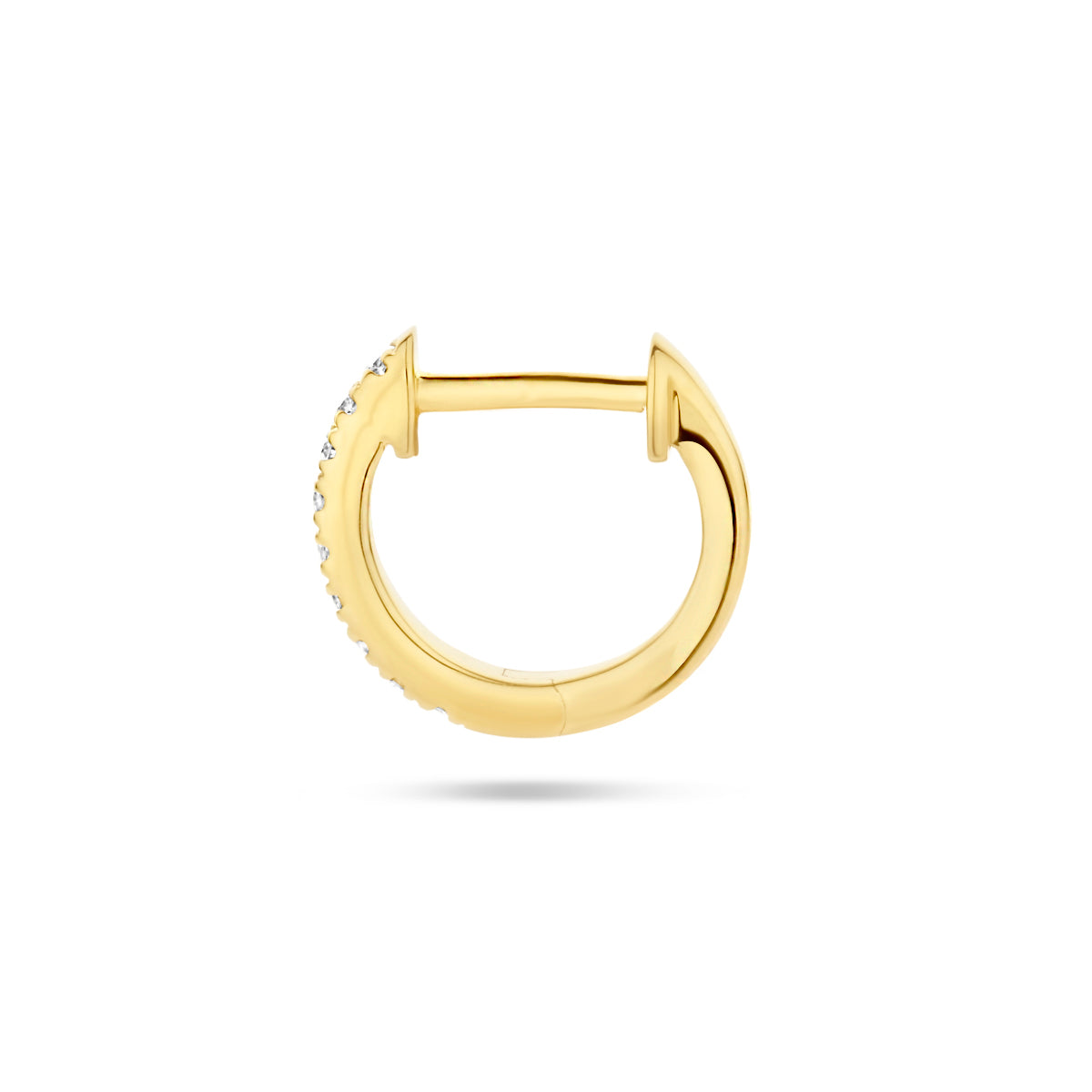 Voor- en zijaanzicht van de gouden klapoorring met diamant van 14 karaat.