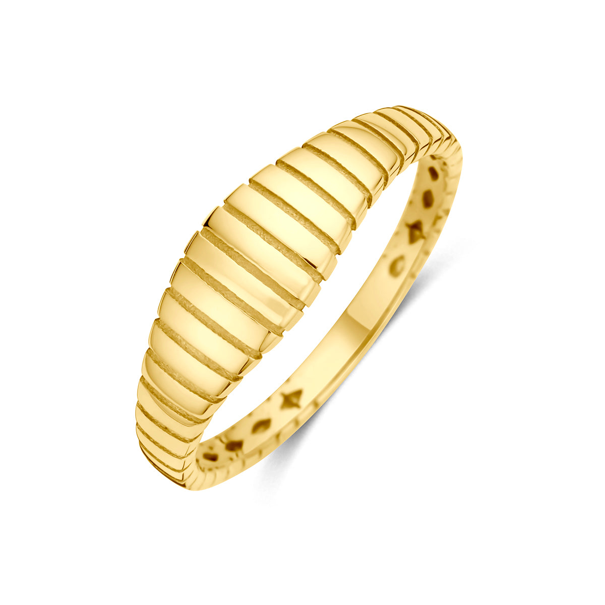 9 karaat ring: schuin bovenaanzicht van de 9 karaat geelkleurige geribbelde ring.