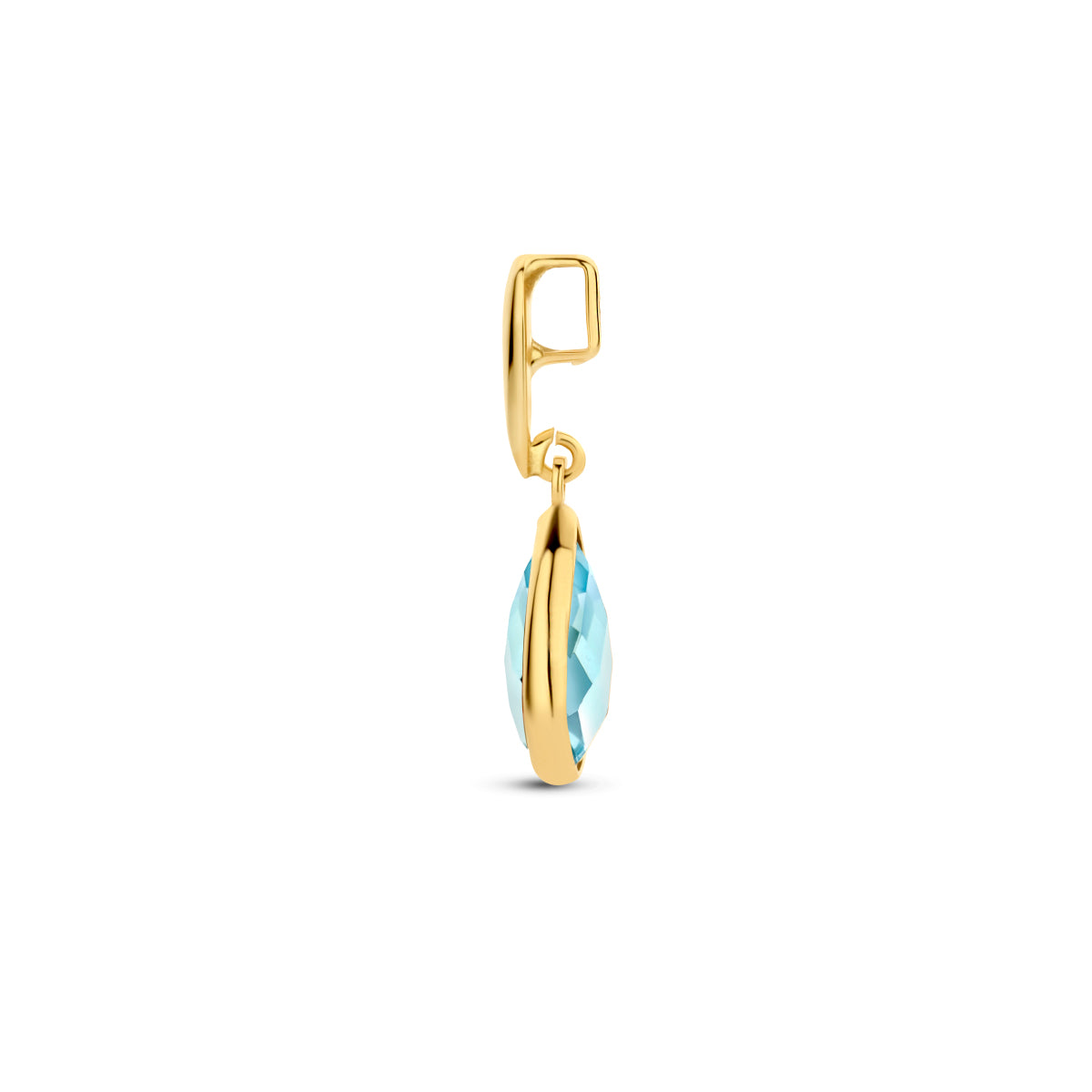 Zijaanzicht van de 9 karaat geelkleurige hanger blauw topaas druppel, zodat de diepte van de hanger zichtbaar is.