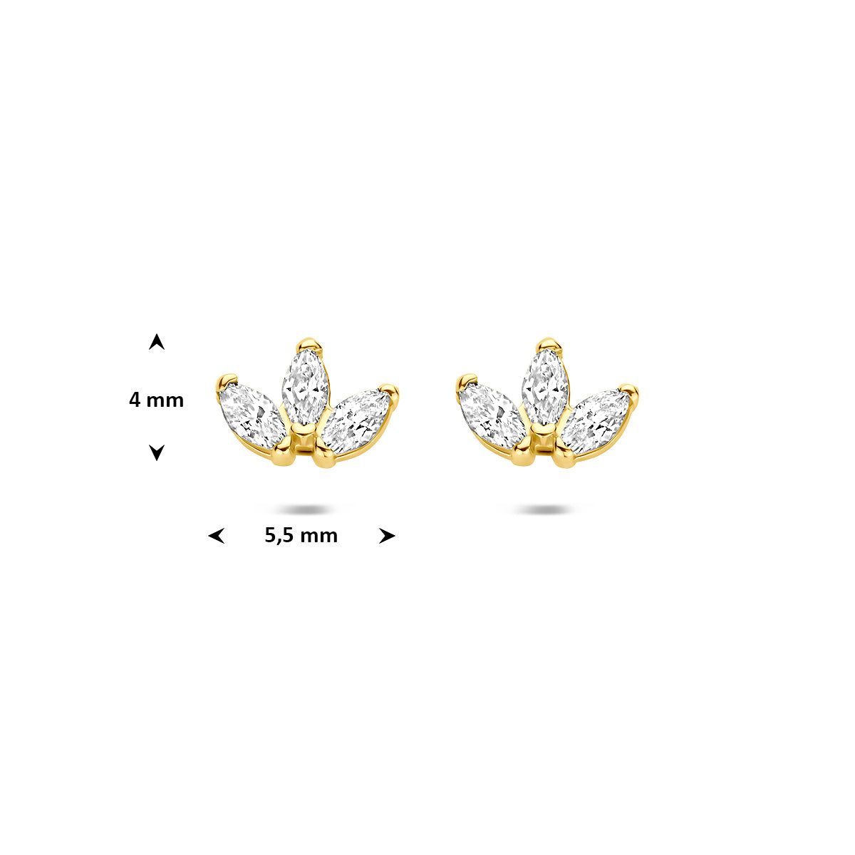 9 karaat oorbellen: afmetingen van de geelkleurige oorknopjes met drie ovale zirkonia van 9 karaat, 4 mm hoog en 5,5 mm breed.