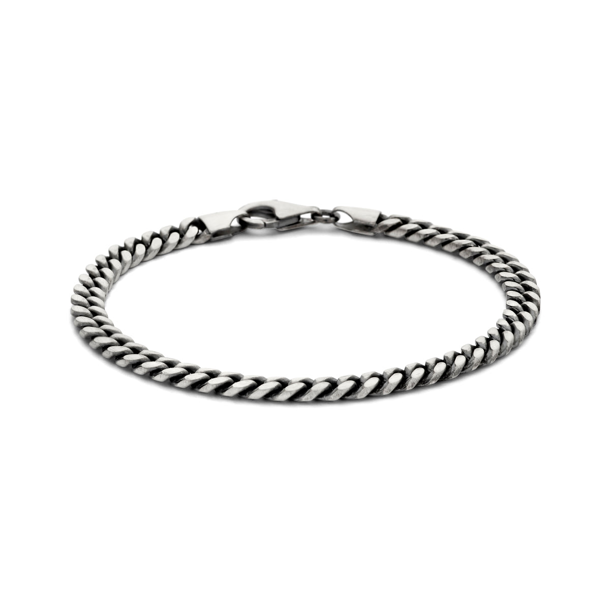 Vooraanzicht van de geoxideerd zilveren gourmet armband voor heren.