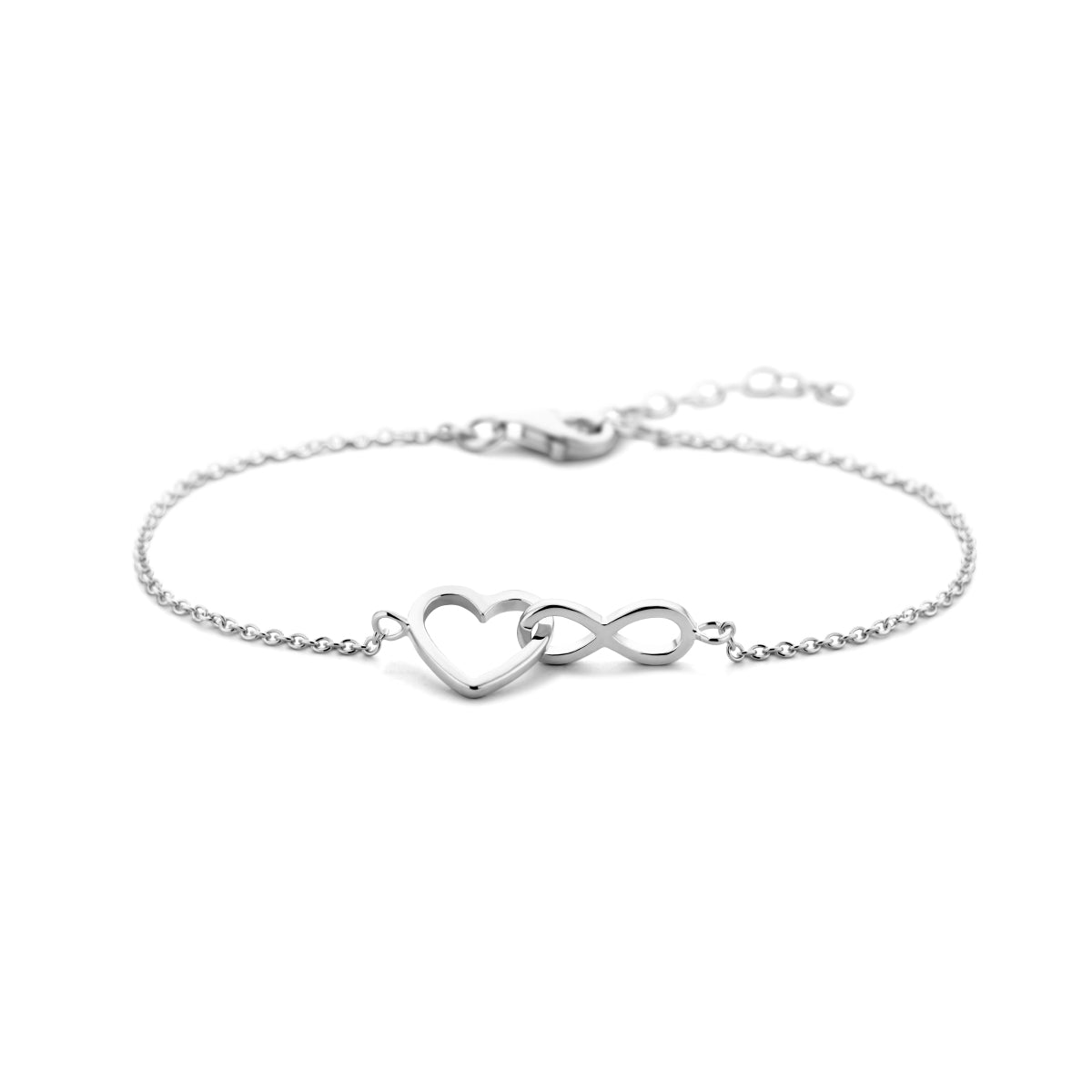 Vooraanzicht van de 925 gerhodineerd zilveren armband met verstrengeld hart en infinity, 16 cm lang met verlengstuk tot 19 cm.