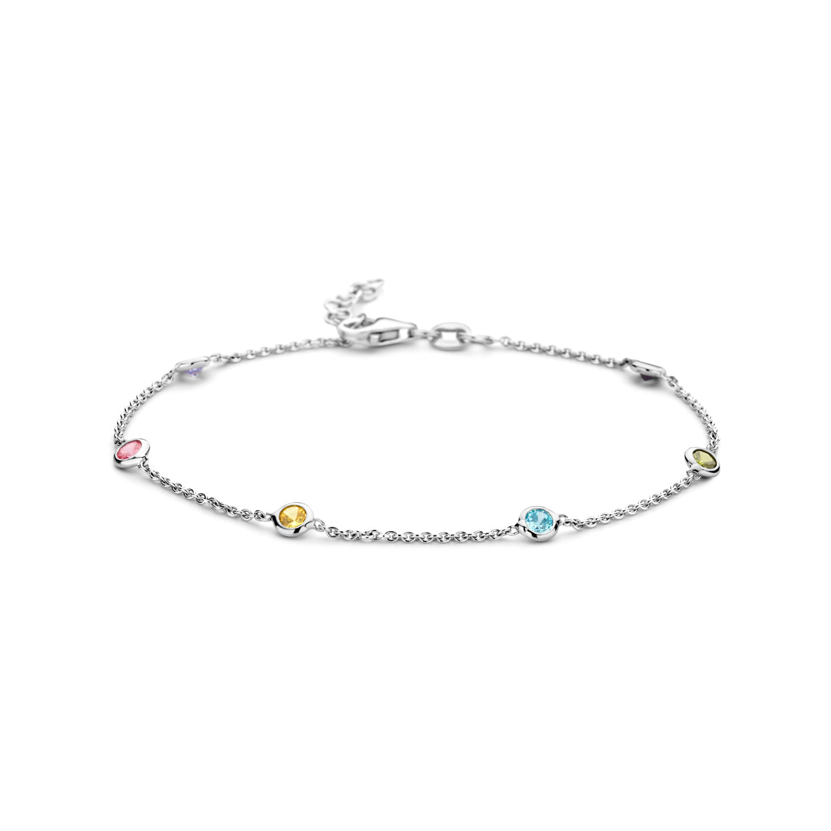 Vooraanzicht van de zilveren armband met gekleurde zirkonia.