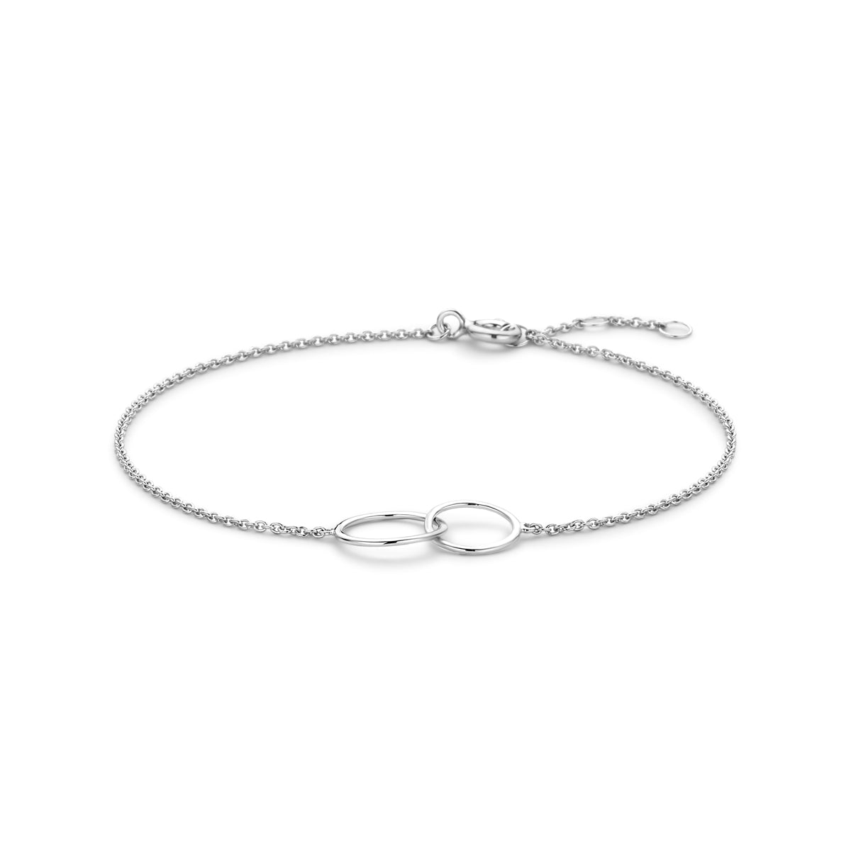 Vooraanzicht van de zilveren armband met rondjes.