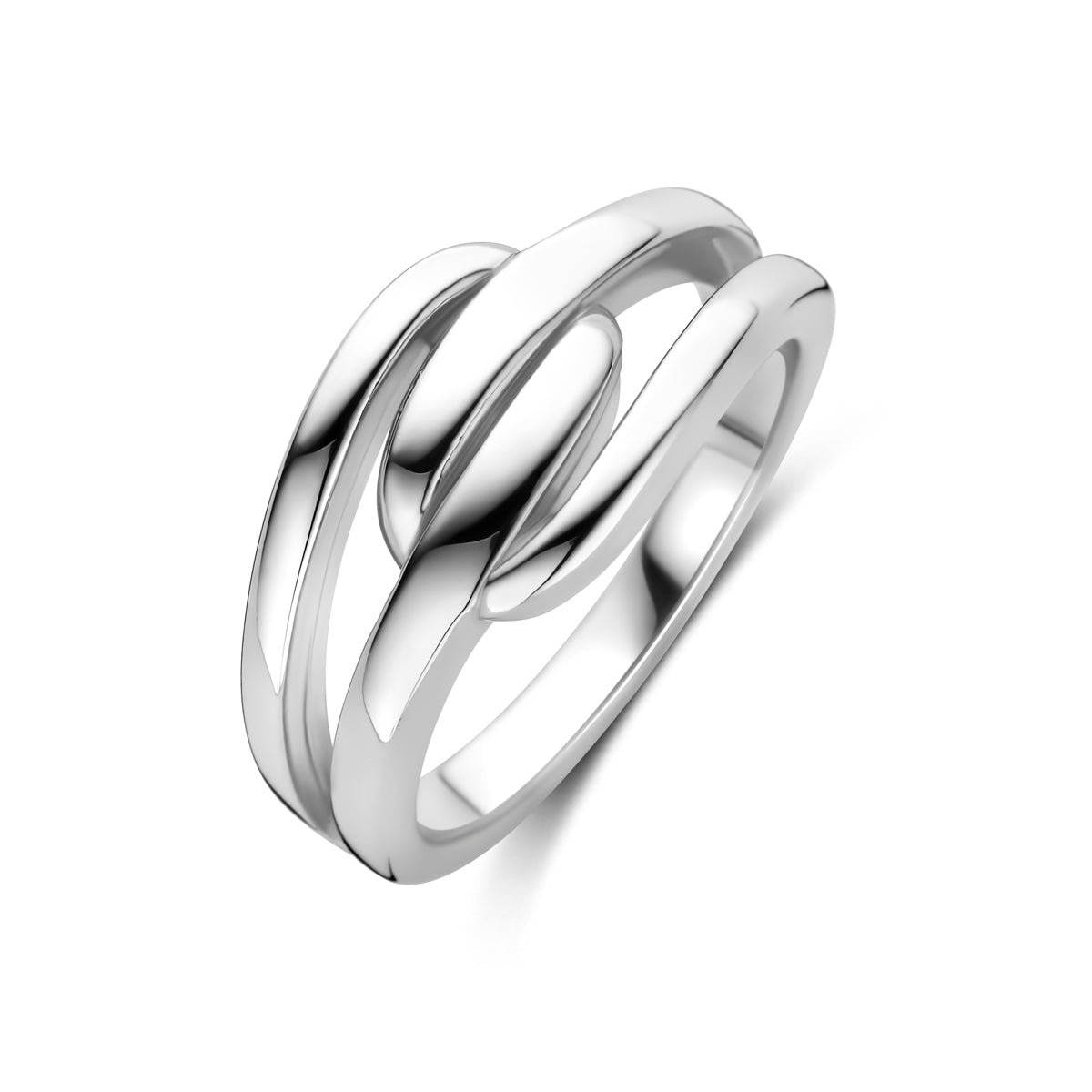 Schuin bovenaanzicht van de zilveren brede ring.