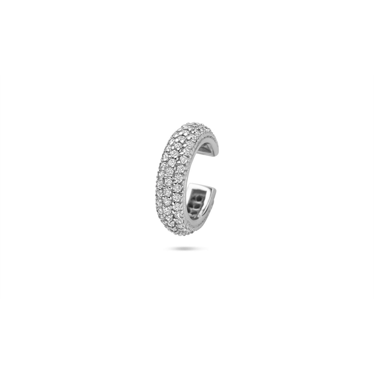 Vooraanzicht van de zilveren ear cuff met zirkonia.