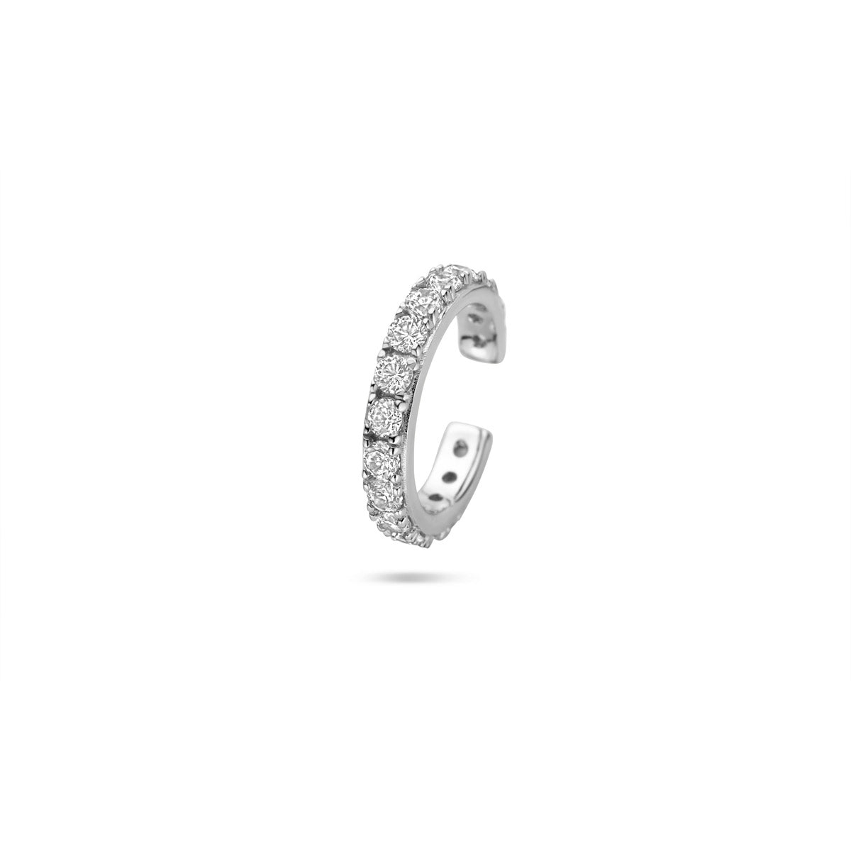 Vooraanzicht van de zilveren ear cuff met zirkonia.