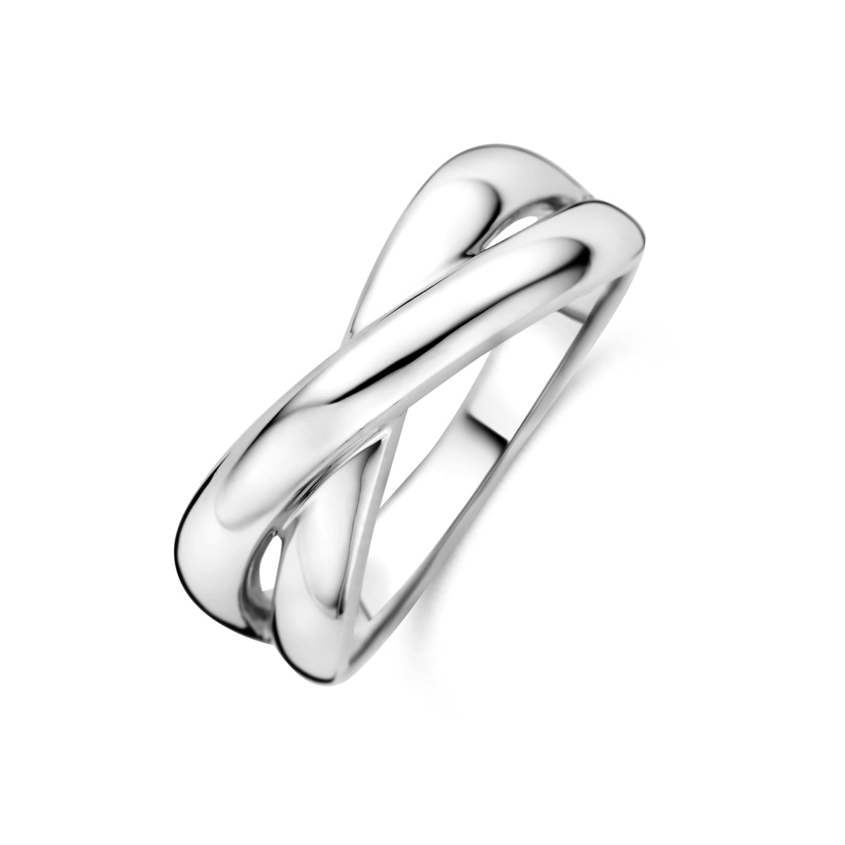 Schuin bovenaanzicht van de zilveren gekruiste ring.