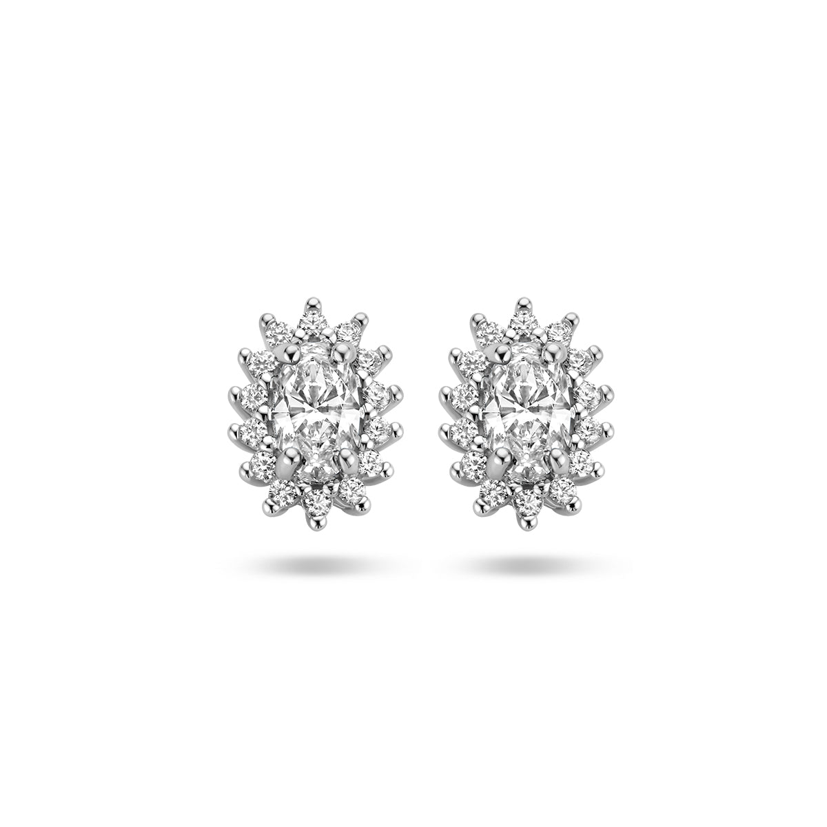 Vooraanzicht van de 925 gerhodineerd zilveren halo zirkonia oorbellen, 8,5 mm hoog en 6,5 mm breed.