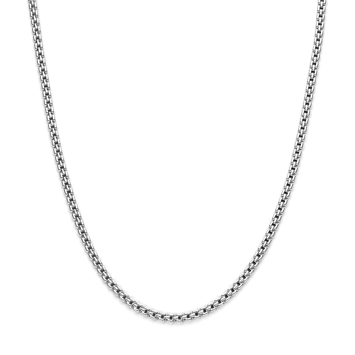 Zilveren schakelketting dames: vooraanzicht van de gerhodineerd zilveren schakelketting van 4,3 mm.