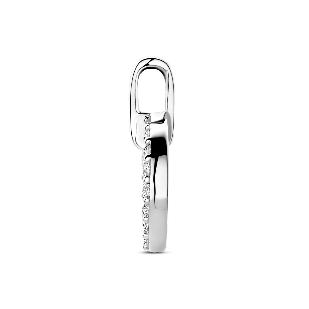Zijaanzicht van de 925 gerhodineerd zilveren hanger met zirkonia, zodat de diepte van de hanger zichtbaar is.