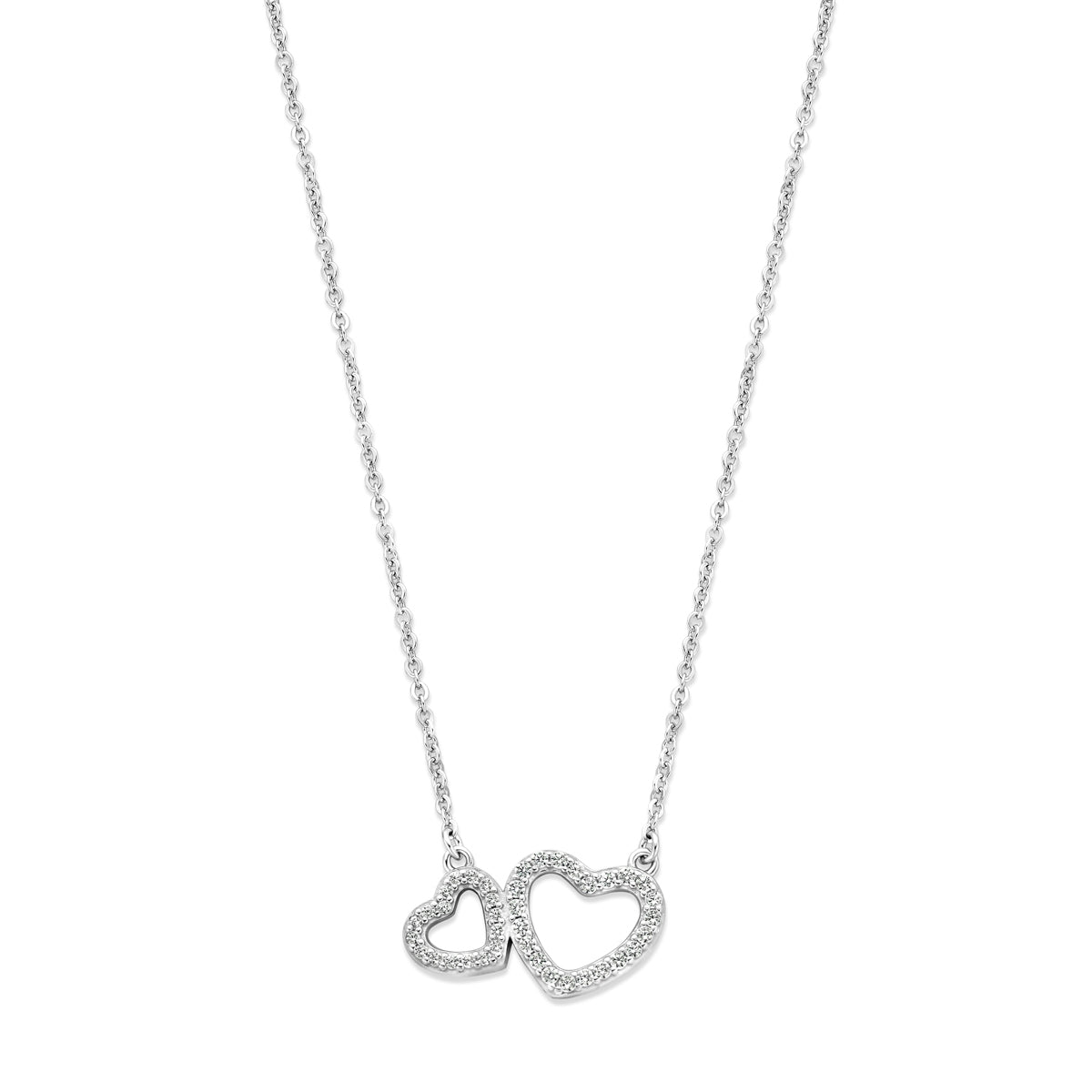 Vooraanzicht van de zilveren ketting met twee hartjes en zirkonia.