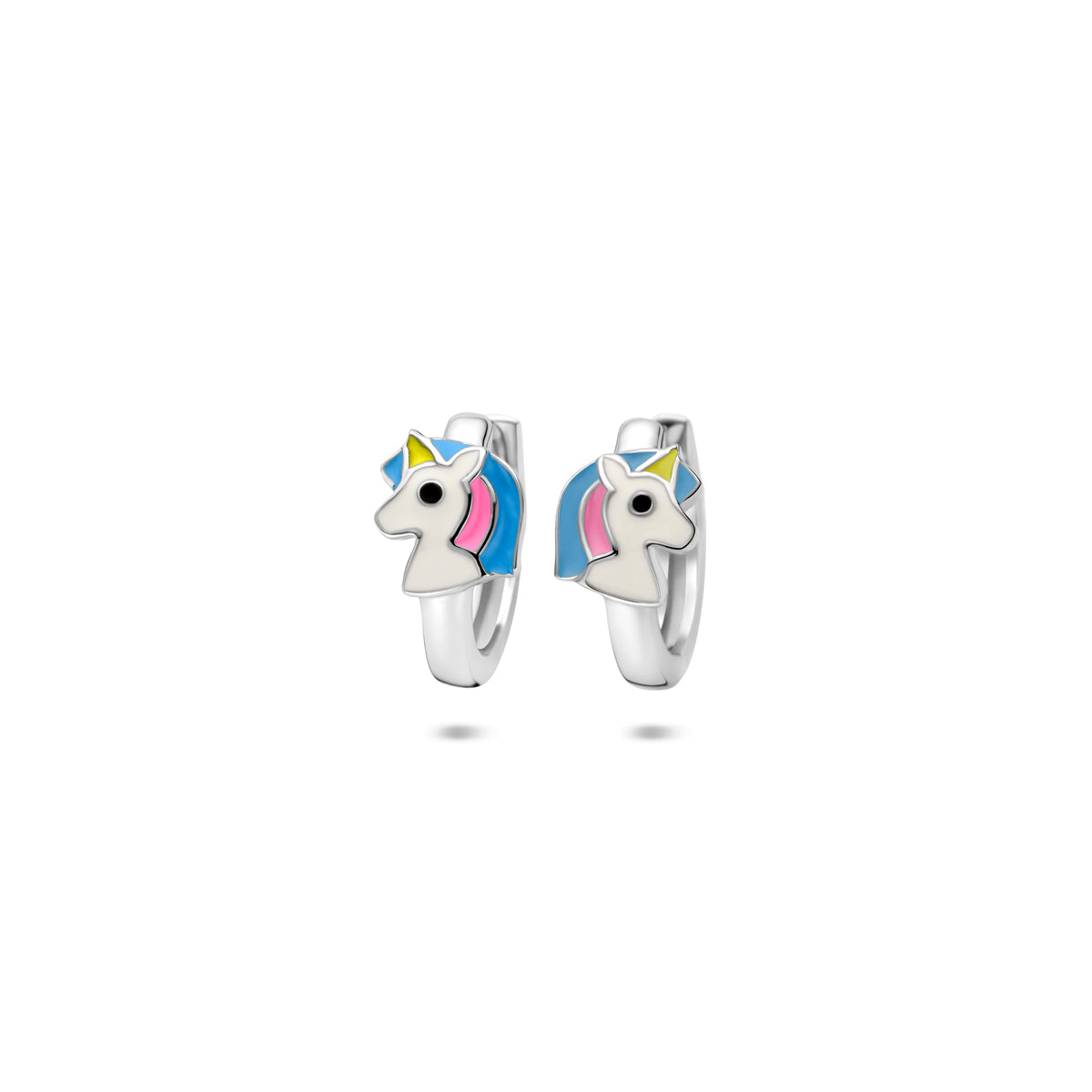 Vooraanzicht van de 925 gerhodineerd zilveren klapoorringen eenhoorn met emaille, 6 mm breed.