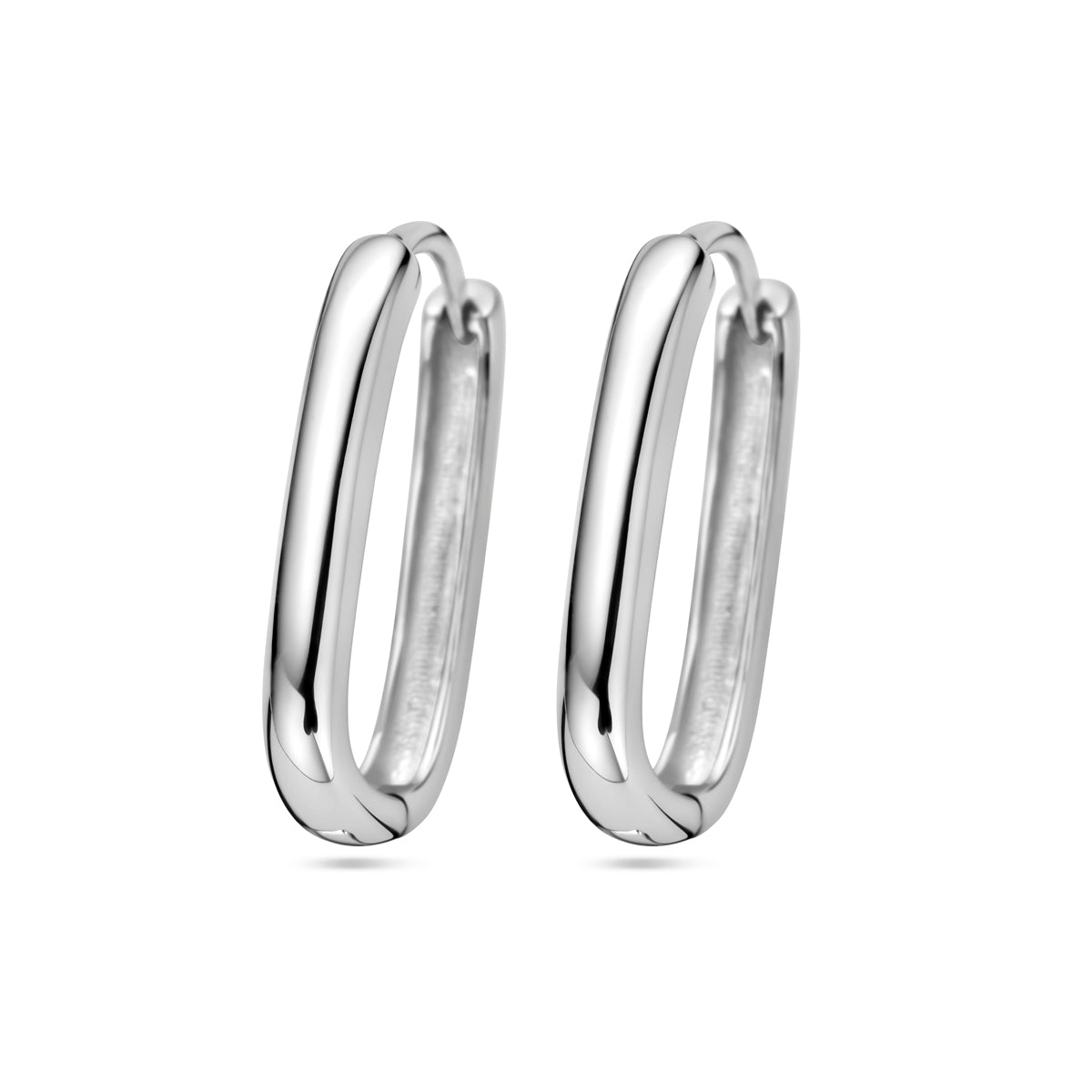Vooraanzicht van de 925 gerhodineerd zilveren klapoorringen paperclip 16,5 mm, 16,5 mm hoog en 2,5 mm breed.