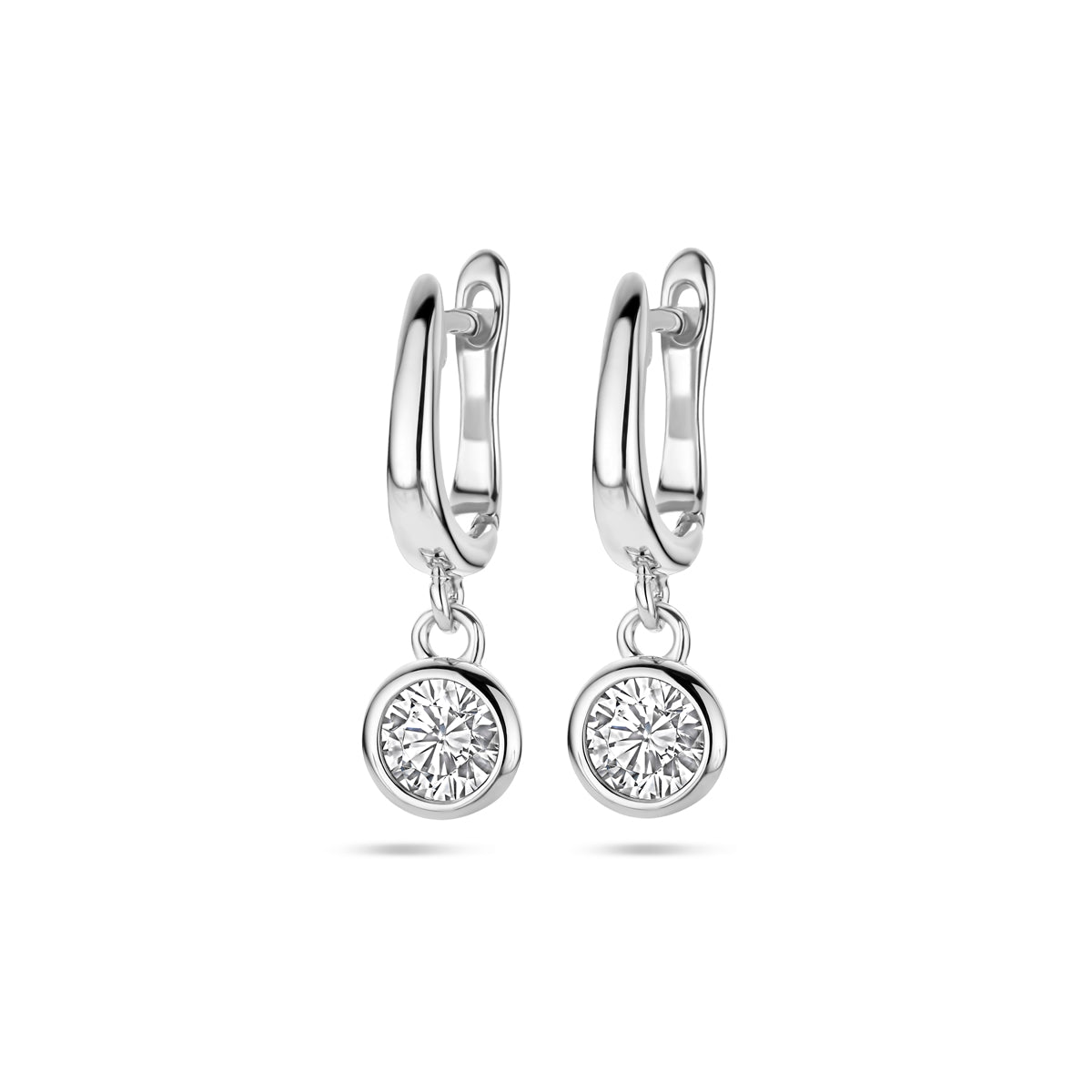 Vooraanzicht van de 925 gerhodineerd zilveren klapoorringen met zirkonia hanger 23 mm, 23 mm hoog en 3 mm breed.